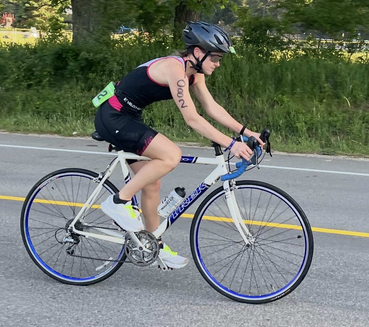 Schwinn Thrasher Helmet for Adults, Size 58-62 cm for Riders Ages 14+, Microshell, Adjustable Dial & Straps, Interior Padding, Air Vents, Lighted or Unlit, Visor, Adult Bike Helmet customer photo 1