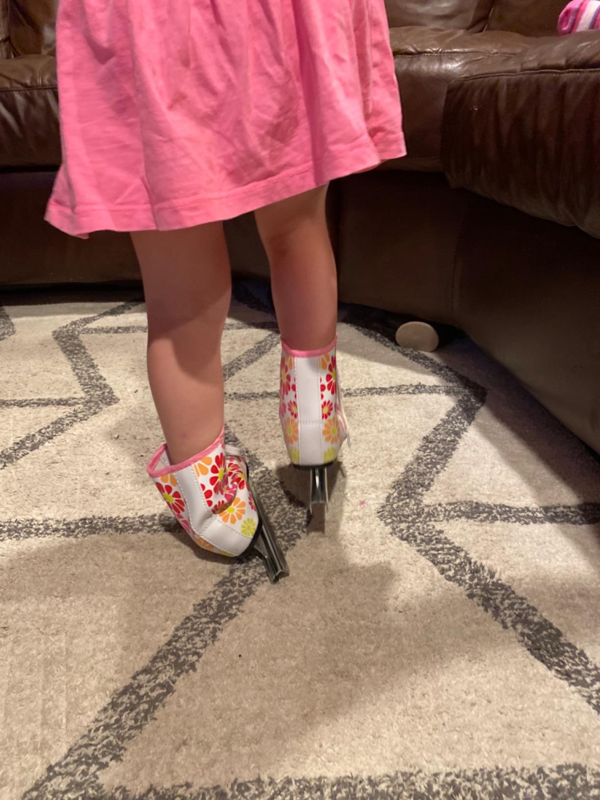 American Athletic Shoe Girl's Little Rocket Double Runner Ice Skate customer photo 2