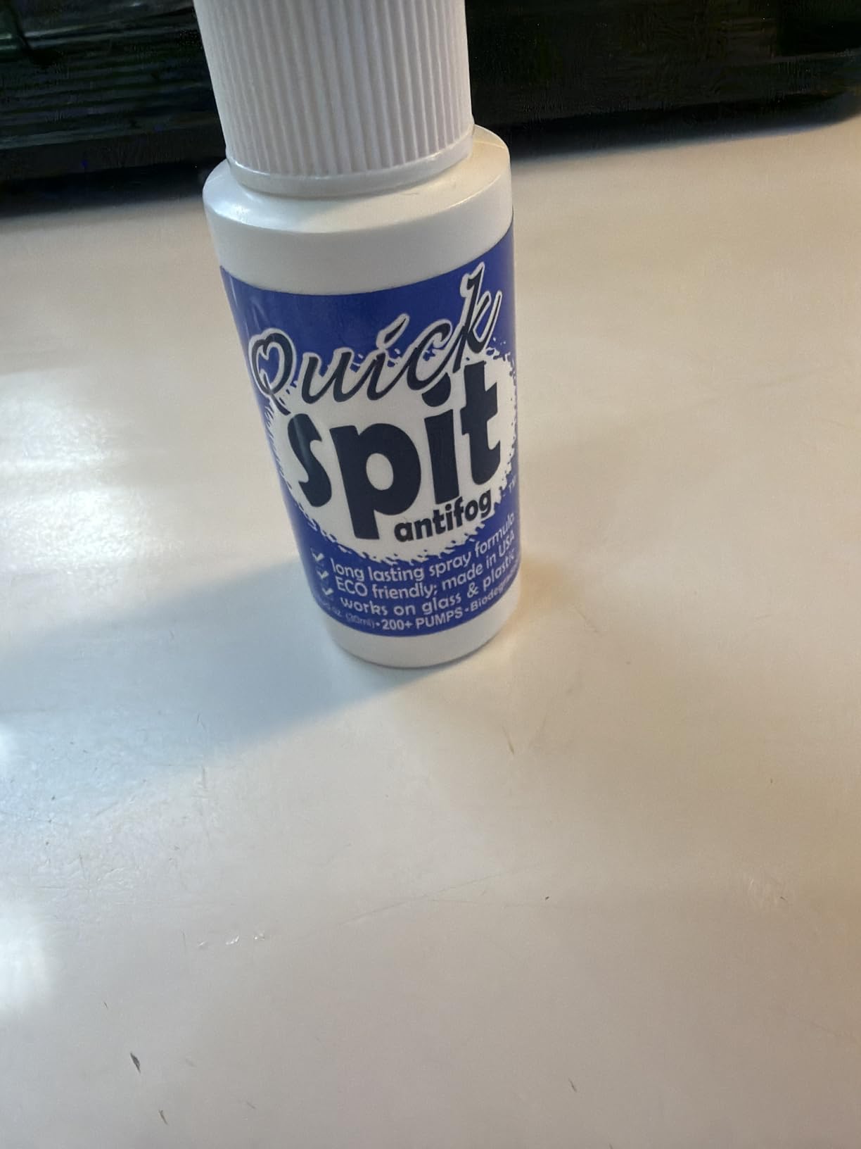 Jaws Quick Spit Anti-Fog Spray for Swim Goggles, Eye Glasses, Snorkel Mask, Scuba Divers, and Safety Eyewear, Made in the USA customer photo 1