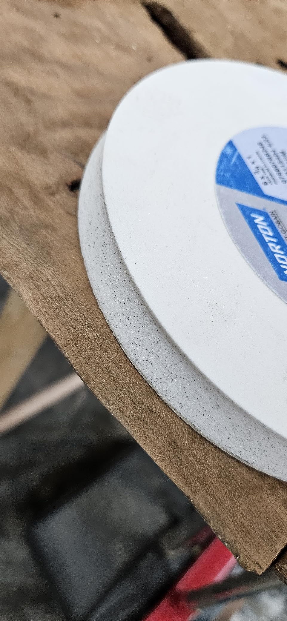 Norton 6-Inch Aluminum Oxide Grinding Wheel for Bench Grinders, Premium Quality, Very Fine Grit, Pack of 1 customer photo 1