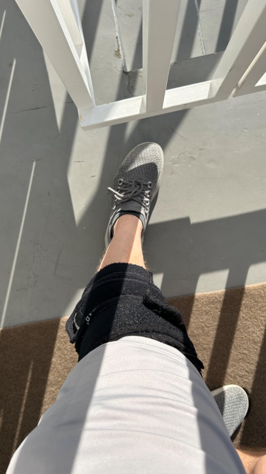 ActiveWrap Knee Ice Pack Wrap - Includes 2 Gel Pads, PT-Designed Ice Wrap for Cold Compression, Injury Recovery & Cooling Brace, Freeze Therapy for Knee Pain, Swelling & Injuries - One Size Fits Most customer photo 2