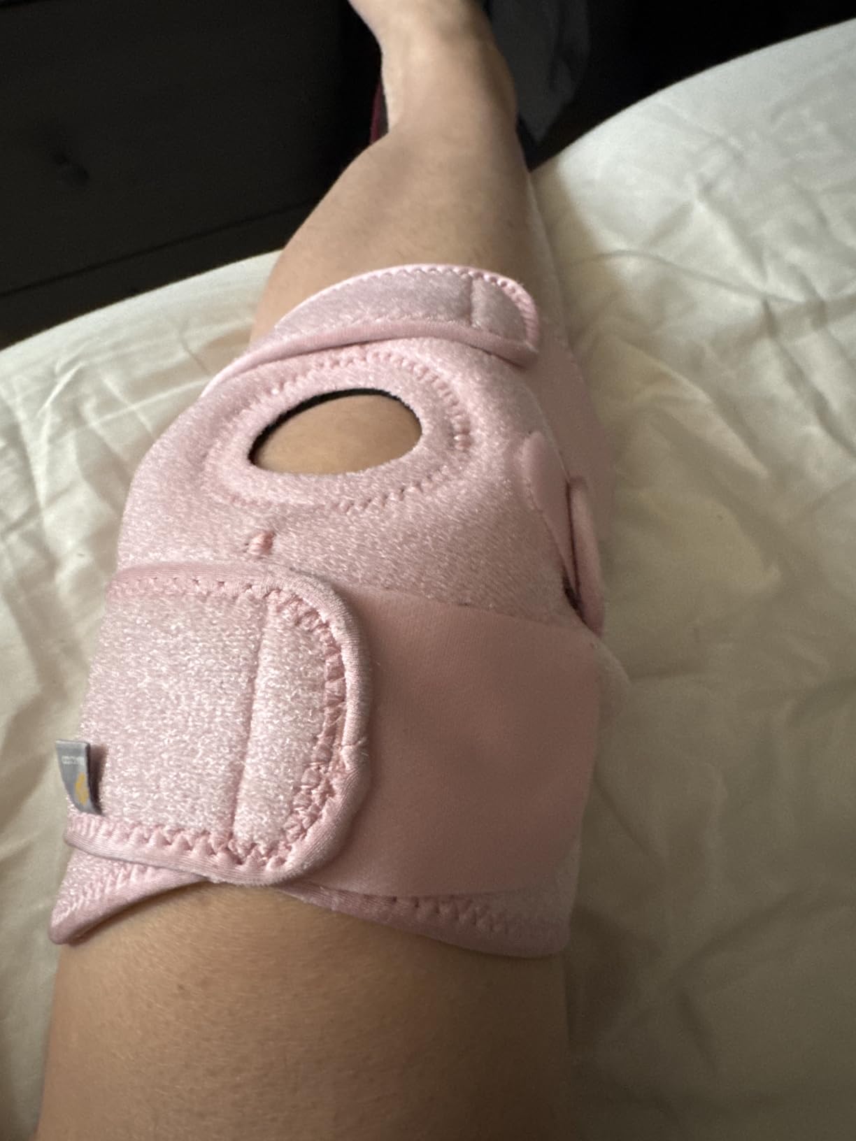 Bracoo Knee Support Brace for Men Women, Adjustable Compression Sleeve Wrap Patellar Pad Tendon - Arthritis Pain, meniscus tear, Injury Recovery, Running, Workout, KS10 customer photo 1