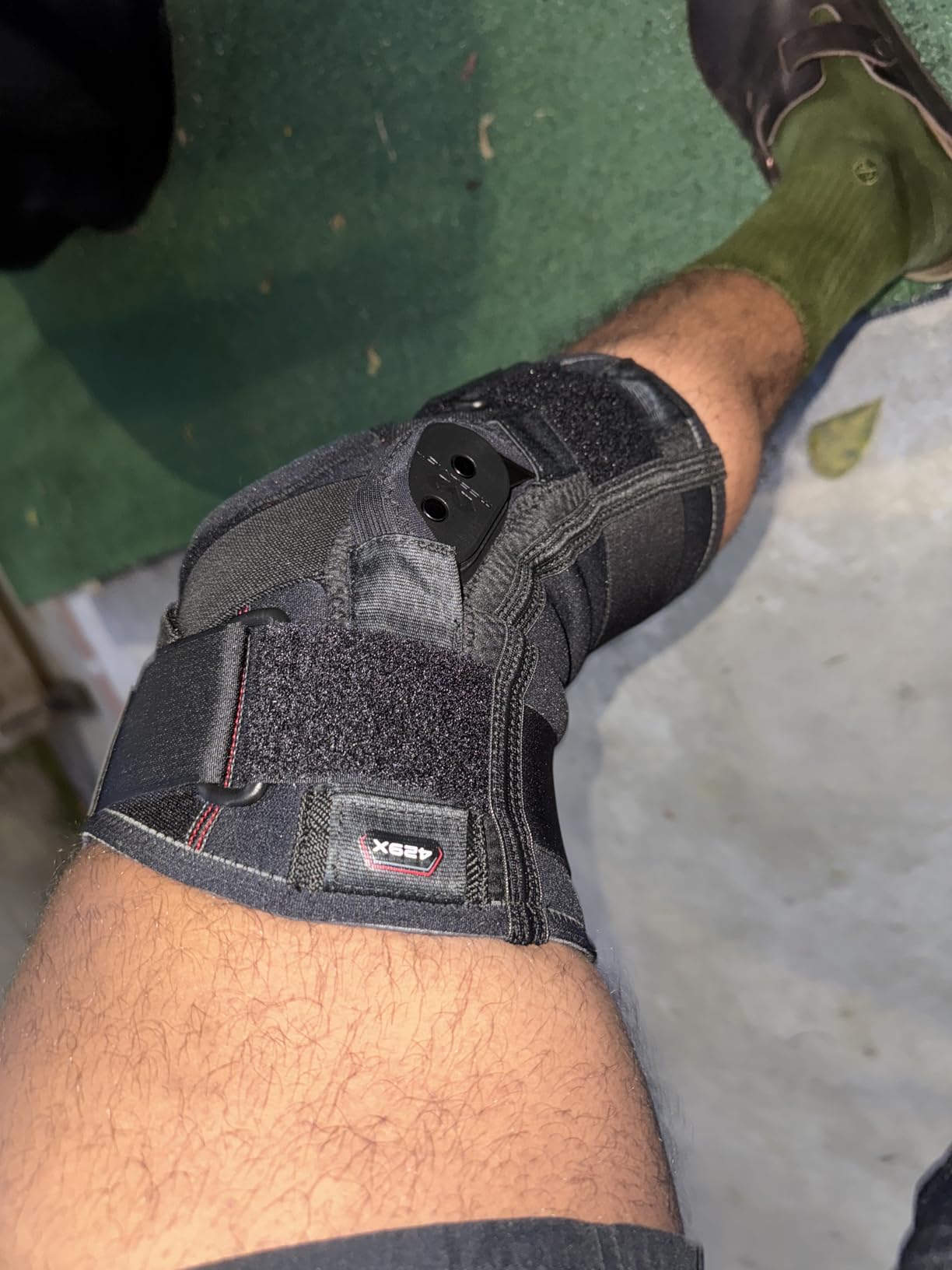 McDavid Hinged Knee Brace for Men and Women, Knee Brace with Side Stabilizers, Knee Compression Sleeves and Stability Straps for ACL, LCL, Arthritis, Tendonitis, MCL, Patella, Left and Right customer photo 2