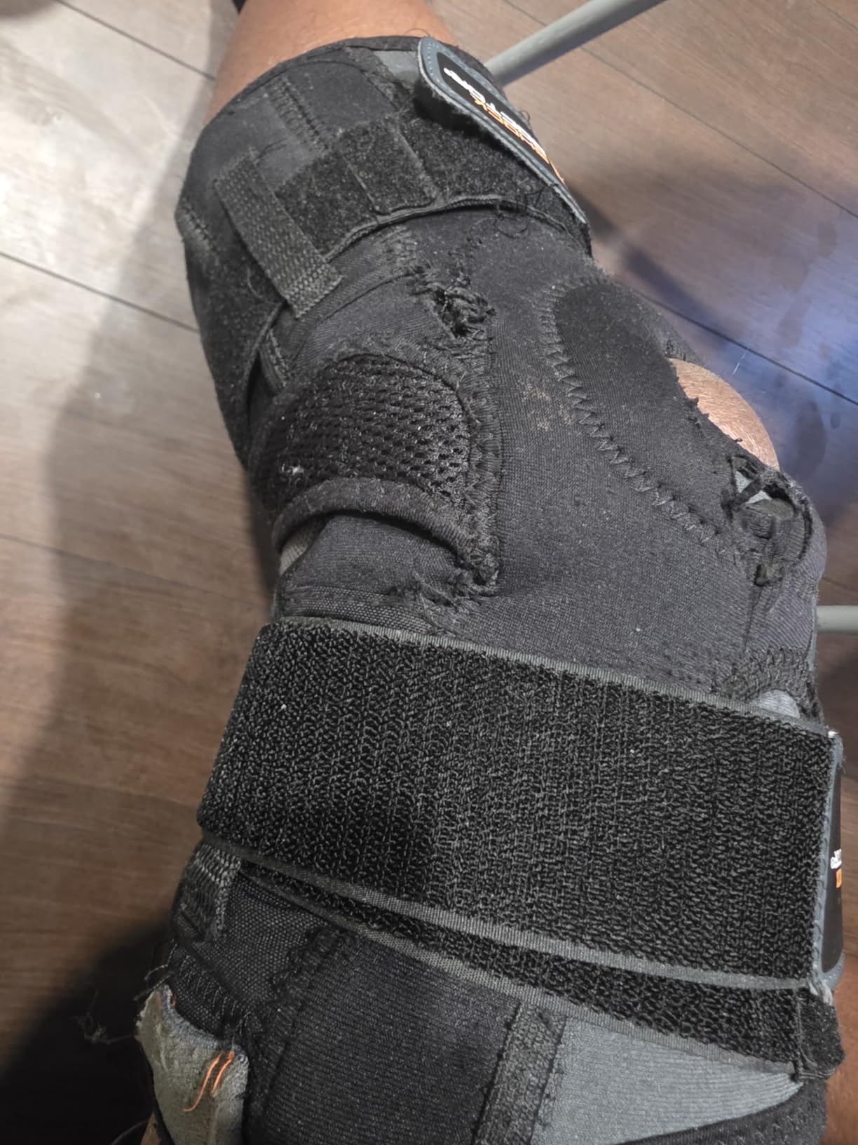 Shock Doctor Knee Brace Support, Compression Sleeve w/side Stabilizers, Patellar Support, Meniscus Injuries, Ligament Sprains, Knee Sleeve, Knee Brace for Men & Women, Running, Walking customer photo 1