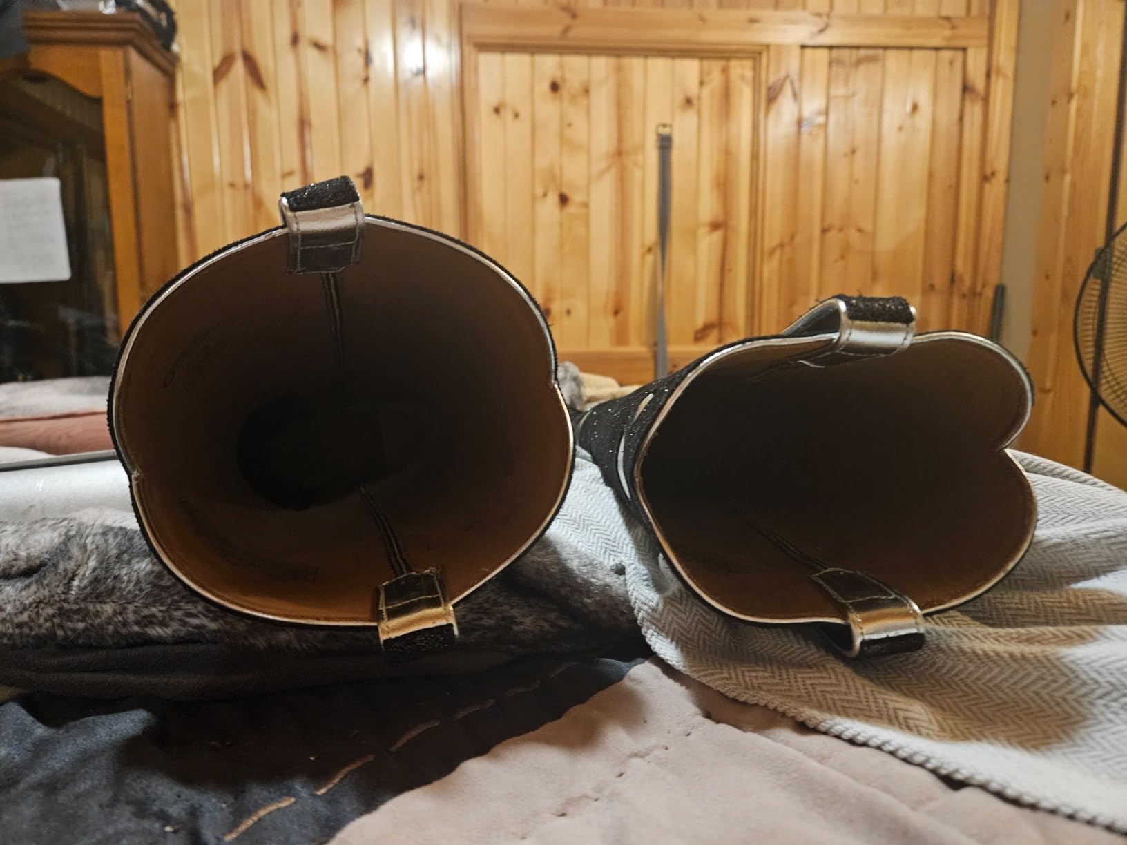 Bickmore Boot & Shoe Professional Leather Stretcher Spray - Stretch Tight Fitting Boots, Gloves, Bags + More | Suede & Nubuck | for Women and Men customer photo 2