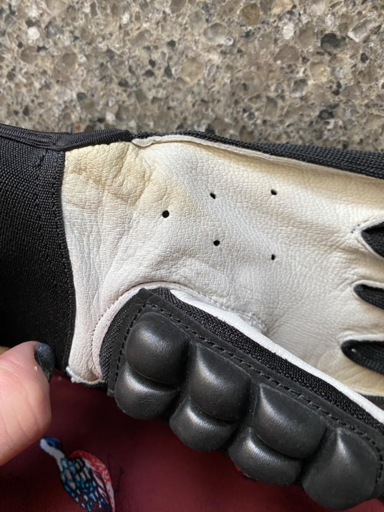 Double Down Hockey Gloves, Left & Right Hand, Lightweight Padded Hockey Gloves, High Density Foam Protection, Flexible Palm Grip, Protective Gloves for Men and Women Indoor and Outdoor Play customer photo 2