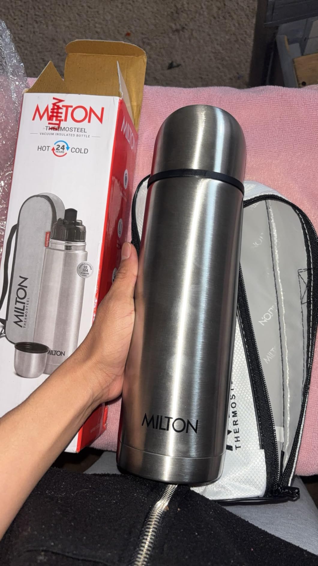 Milton Thermosteel Flip Lid 1000, Double Walled Vacuum Insulated Thermos 1000 ml | 34 oz | 1 Ltr | 24 Hours Hot and Cold Water Bottle with Cover, Stainless Steel, BPA Free,Leak Proof | Silver customer photo 1