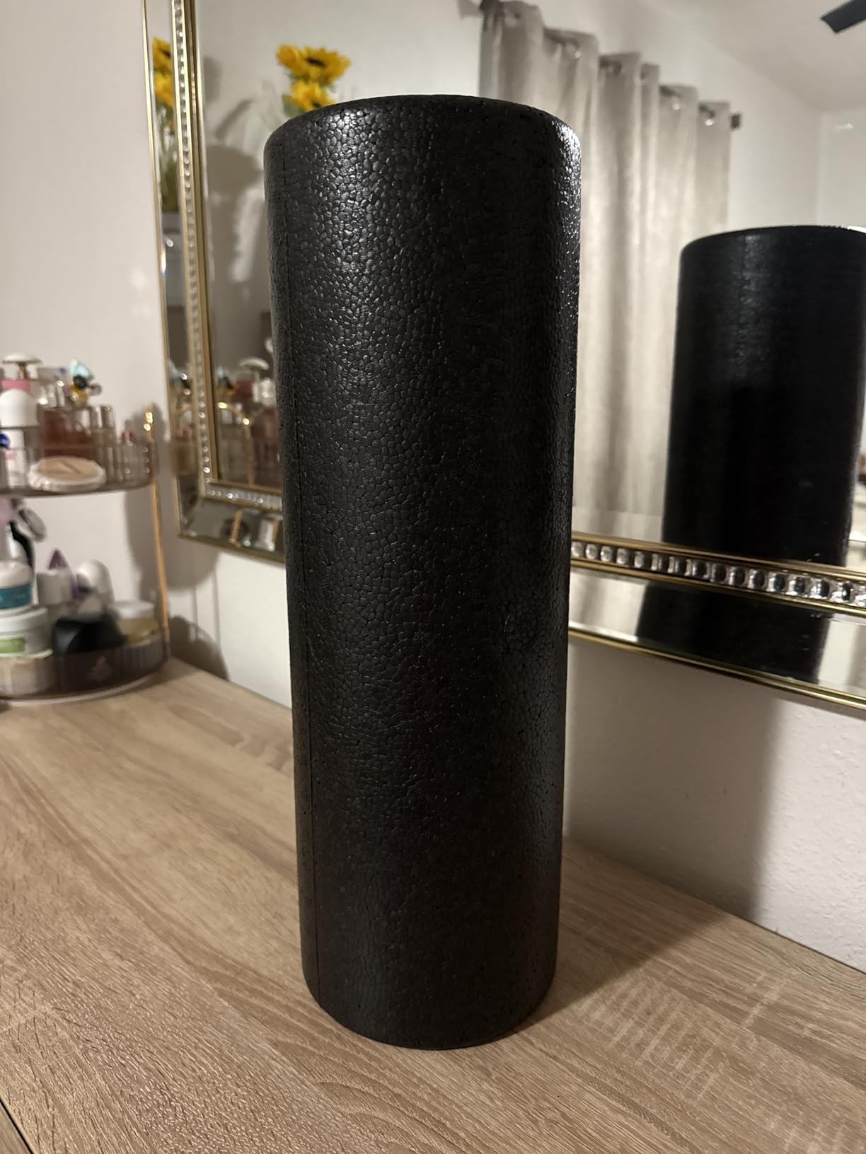 Amazon Basics High-Density Foam Roller for Exercise and Recovery, 18 Inches, Black customer photo 1