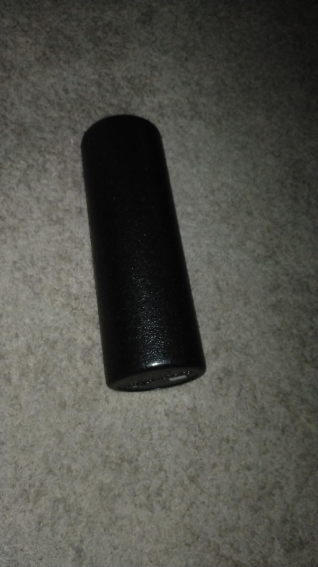 Amazon Basics High-Density Foam Roller for Exercise and Recovery, 18 Inches, Black customer photo 2