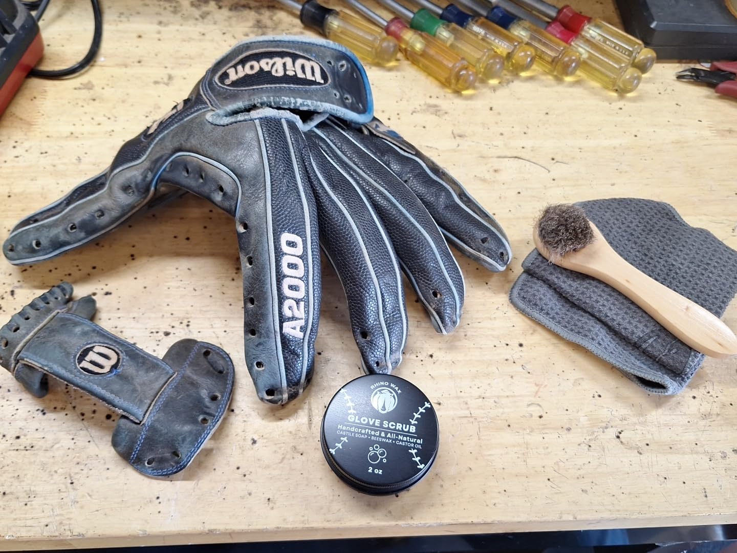 TOFL Softball and Baseball Glove Lace Kit | Mitt Lace Glove Repair Lacing Kit | 2 Leather Laces with Lacing Needle for Catchers Glove customer photo 1