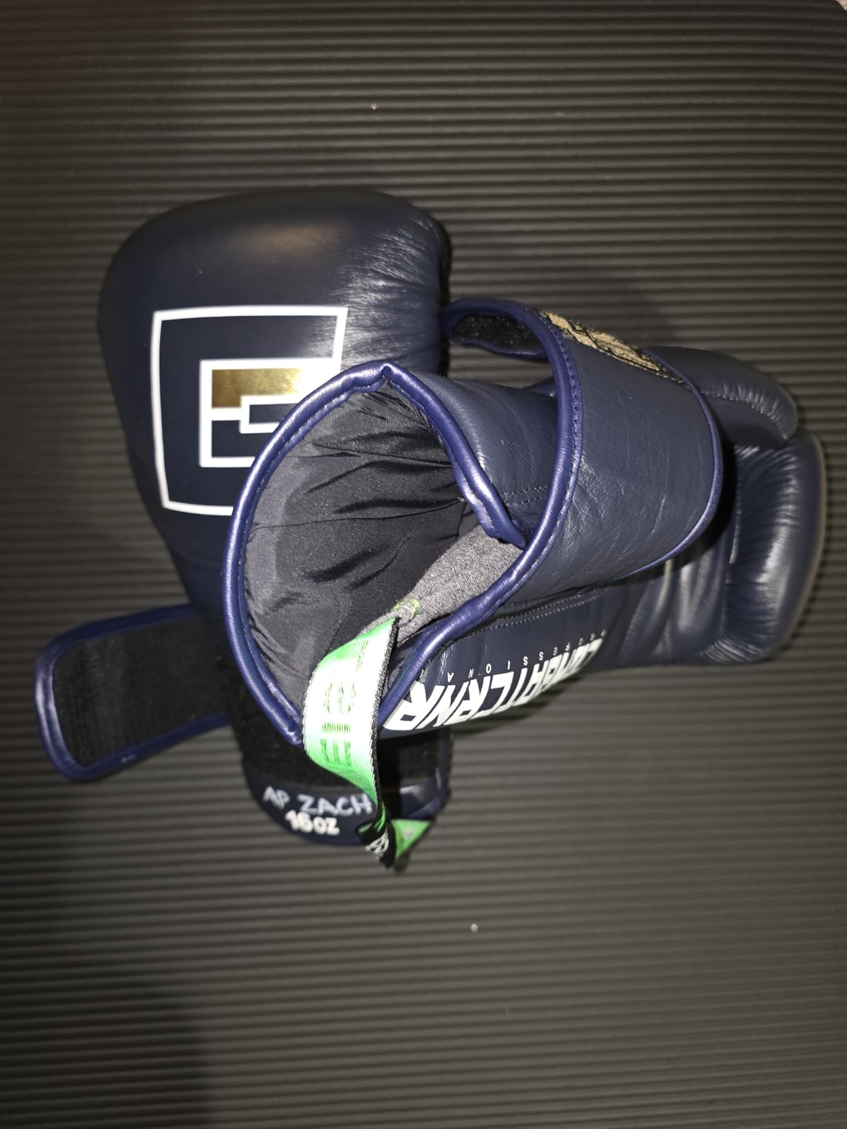 Meister Glove Deodorizers for Boxing and All Sports - Absorbs Stink and Leaves Gloves Fresh - Fresh Linen customer photo 1