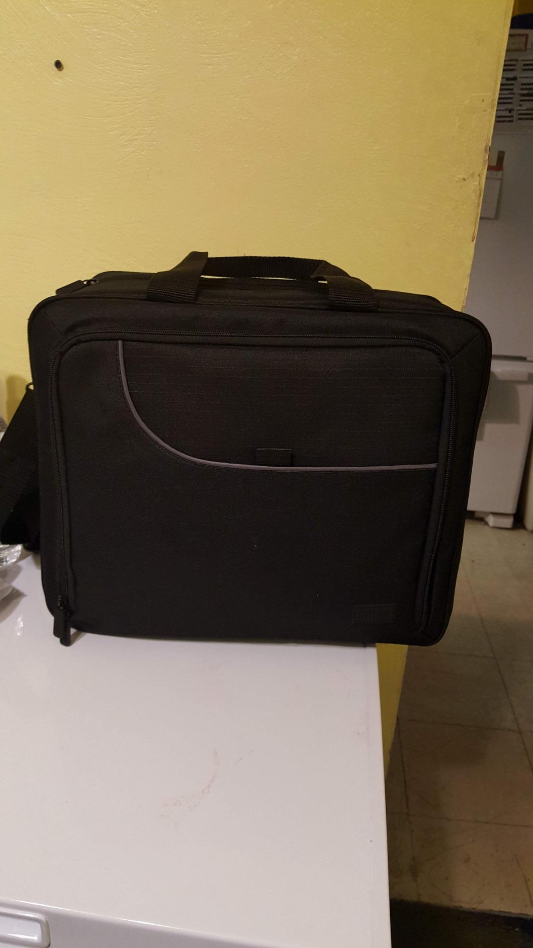 USA Gear Large Hairstylist Traveling Bag - Hair Salon Case - Customizable Interior with Adjustable Dividers - Fit All Hair Equipment Blow Dryer, Barber Tools, Curling Iron, Brushes (Black) customer photo 1