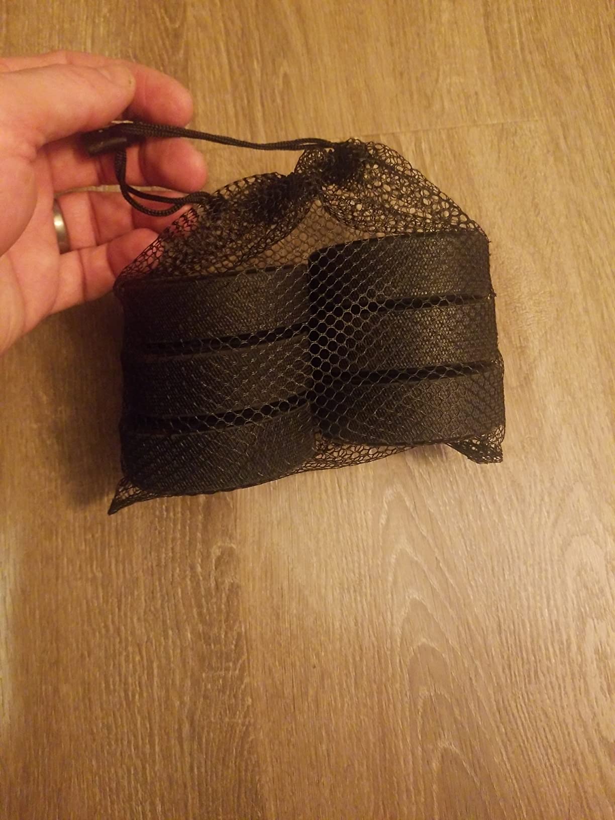 18 Pack Ice Hockey Pucks with 3 Reusable Mesh Bag, Official Regulation, Diameter 3