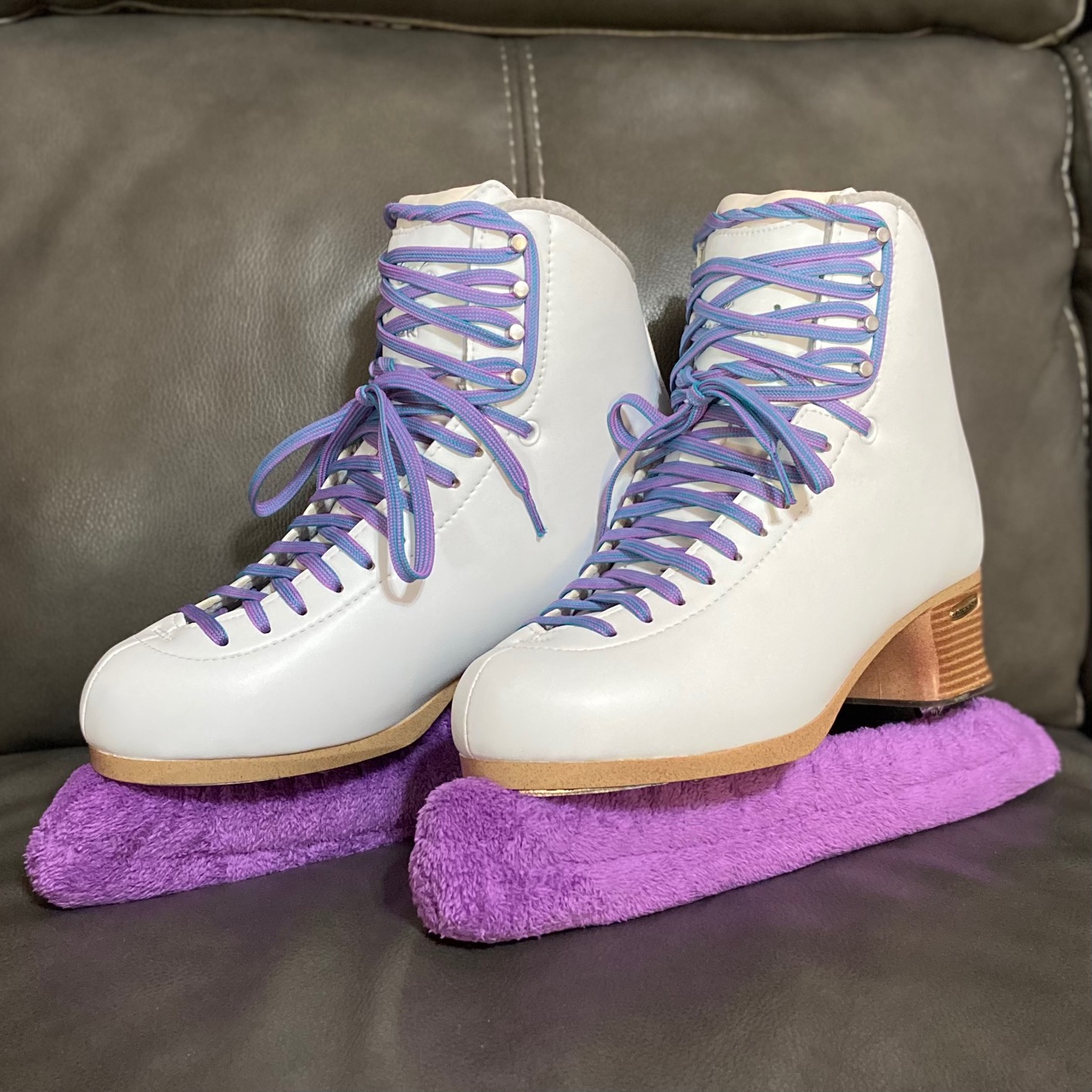 Microfiber Skate Blade Cover (Soaker) & Skate Wipe Care Kit, Ultra Soft, Super Absorbent, Fast Drying, Protects Blade from Rusting and Chipping customer photo 1