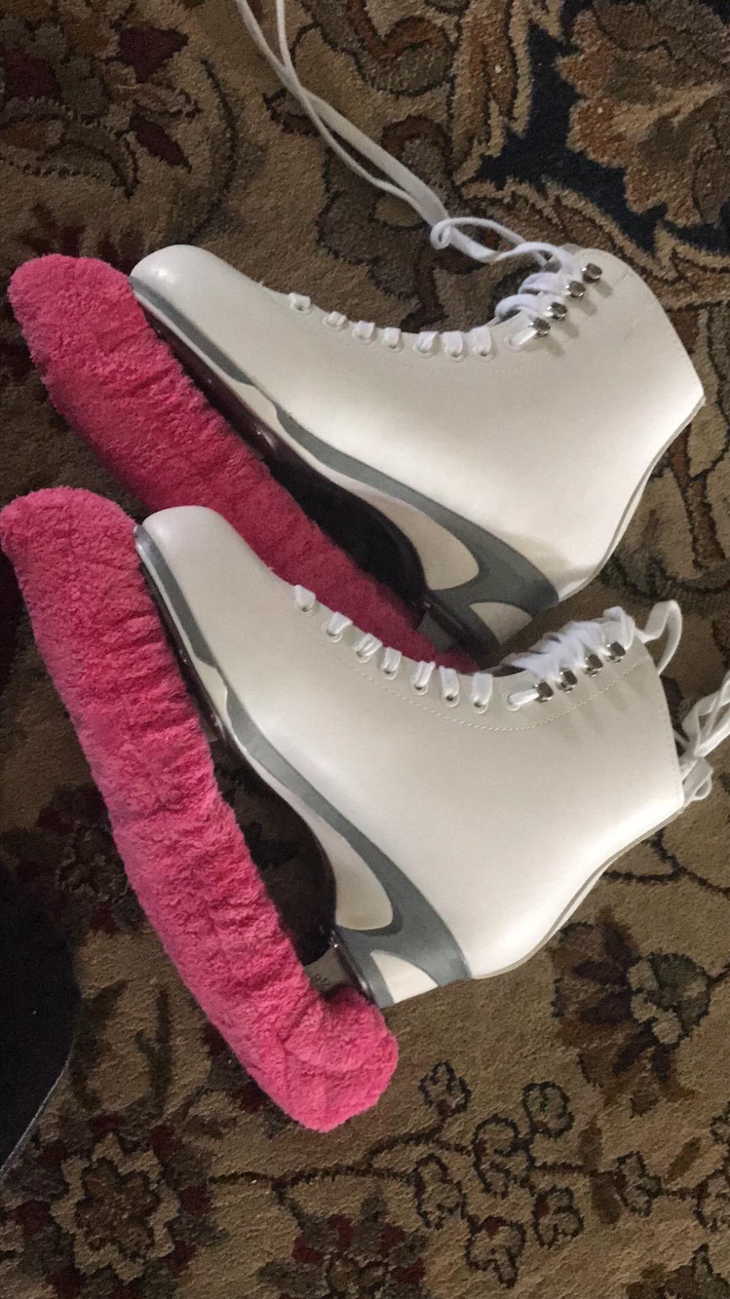 Microfiber Skate Blade Cover (Soaker) & Skate Wipe Care Kit, Ultra Soft, Super Absorbent, Fast Drying, Protects Blade from Rusting and Chipping customer photo 2