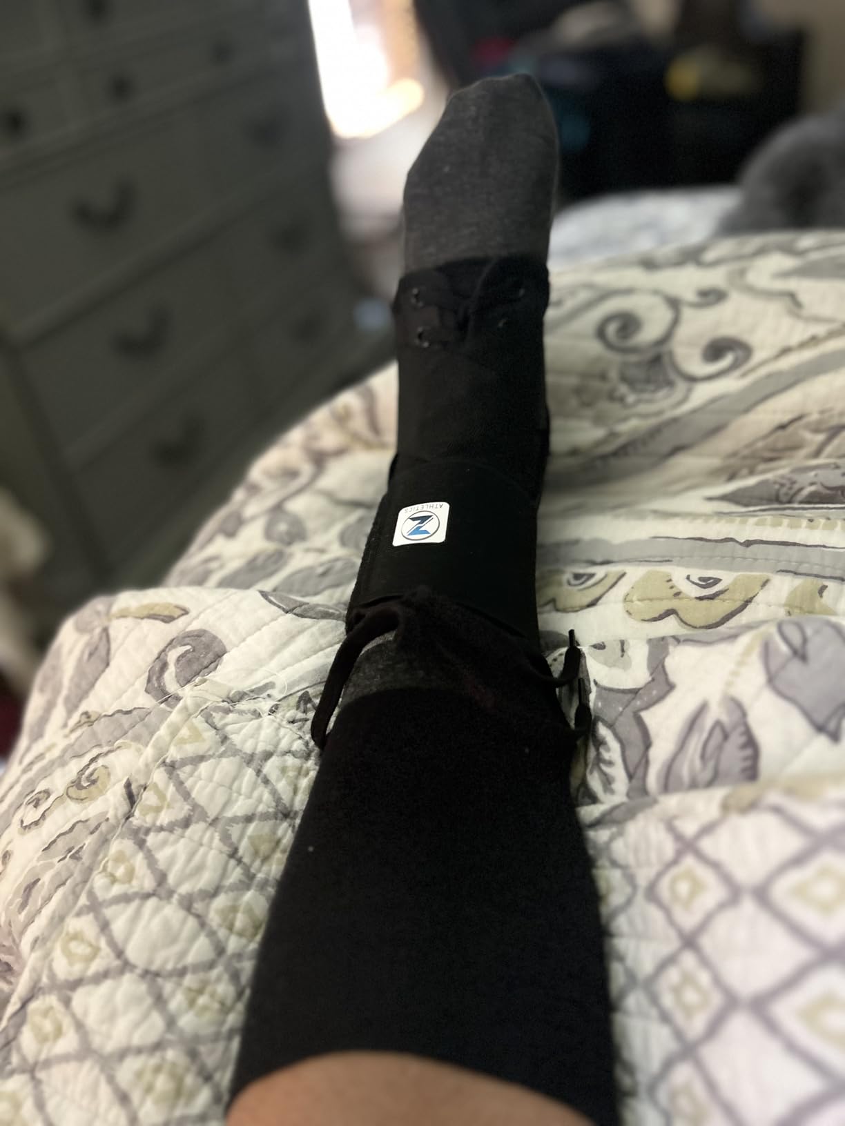 Z ATHLETICS Ankle Brace for Women & Men - Lace Up Adjustable Support with Side Stabilizers for Sprained Ankle, Achilles Tendonitis Relief | Basketball, Volleyball, Running & Sports Recovery customer photo 1