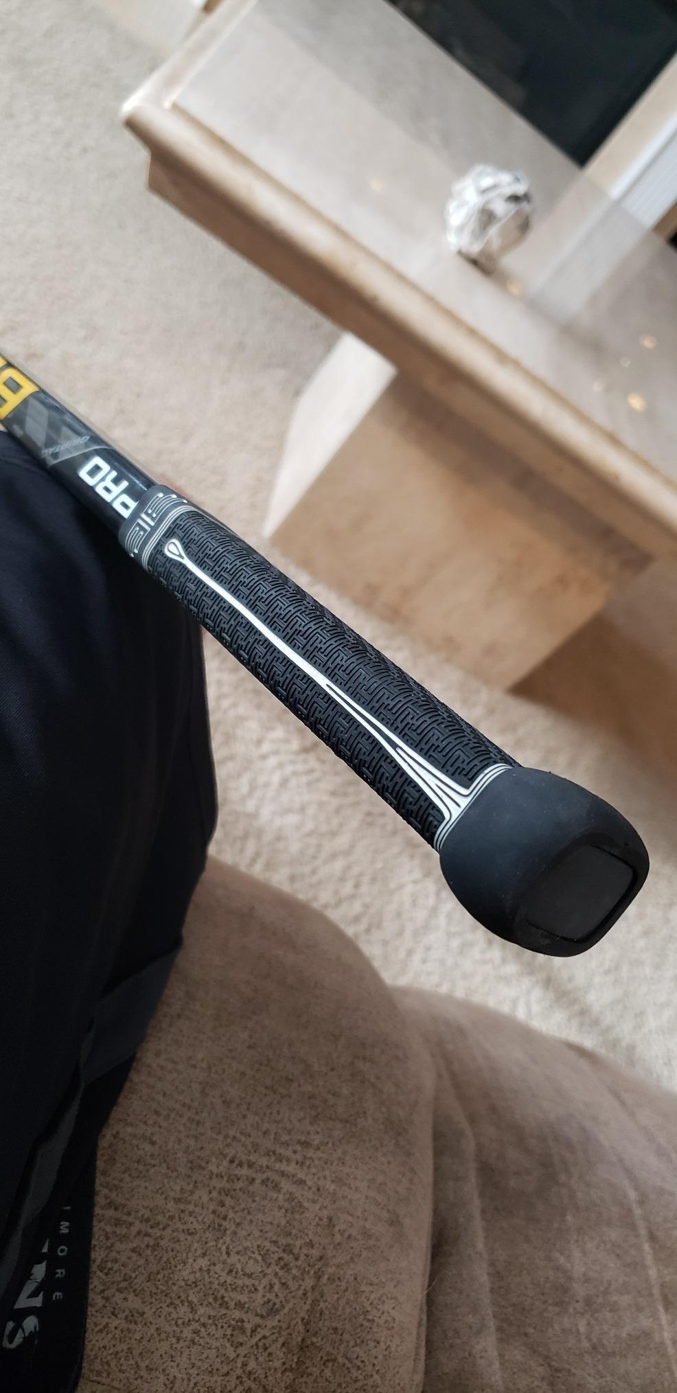 Buttendz Flux Z Hockey Stick Replacement Grip - Reusable Design, Large Knob Player Grip to Maximize Power, Accuracy and Stick Control, Fits All Stick Sizes customer photo 2