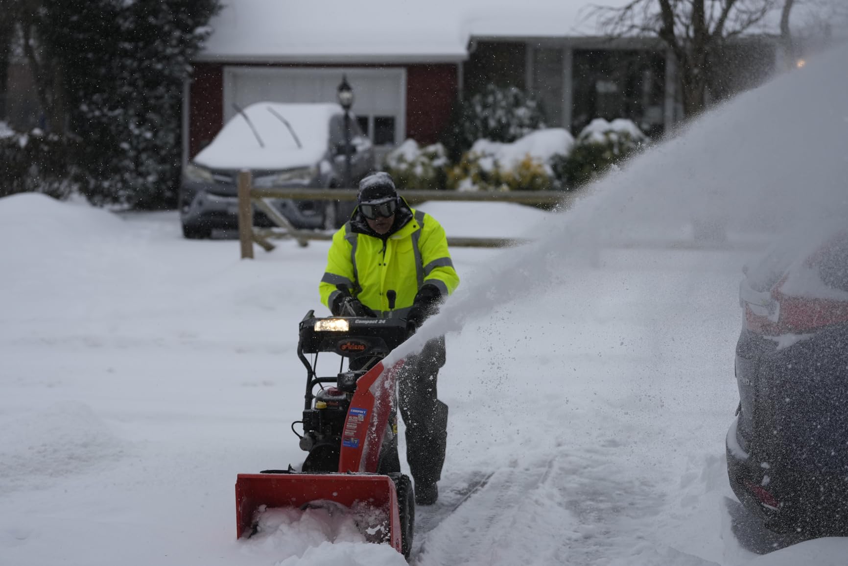 High Visibility Reflective Winter Safety Jacket, Insulated Parka, ANSI Compliant, Ergodyne GloWear 8384 customer photo 2
