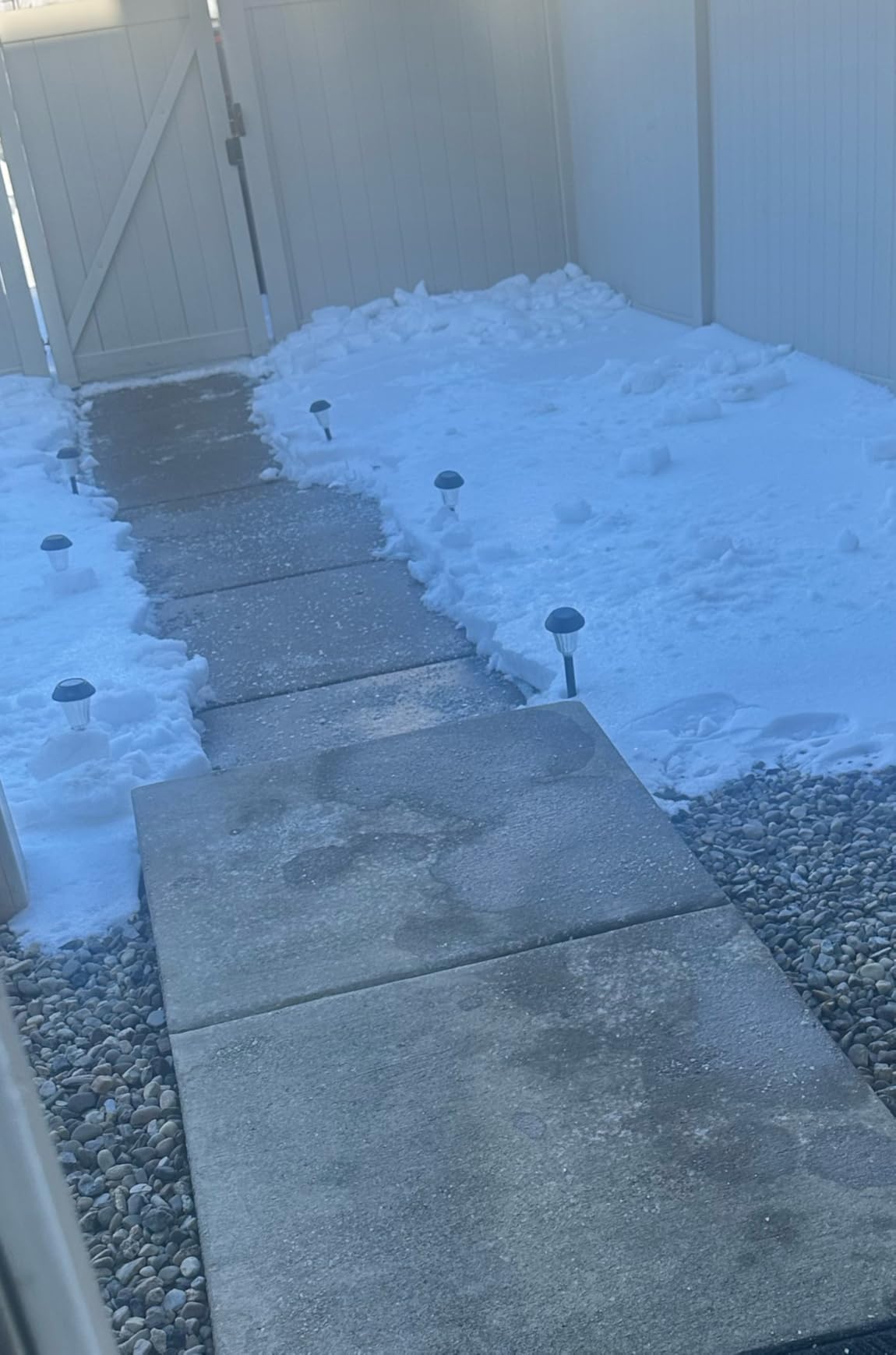 Snow Joe Ice Chopper with 7-Inch Carbon Steel Blade and Shock-Absorbing Handle, 3.2 Lbs - Portable and Lightweight Winter Scraper and Ice Remover for Driveway, Sidewalk, Garage, & Patio, SJEG700 customer photo 2