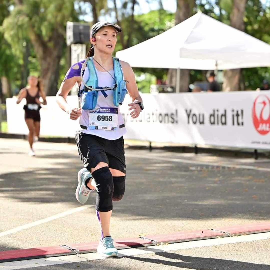 POWERLIX Knee Compression Sleeve - Best Knee Brace for Men & Women - Knee Support for Running, Basketball, Weightlifting, Gym, Workout, Sports customer photo 1