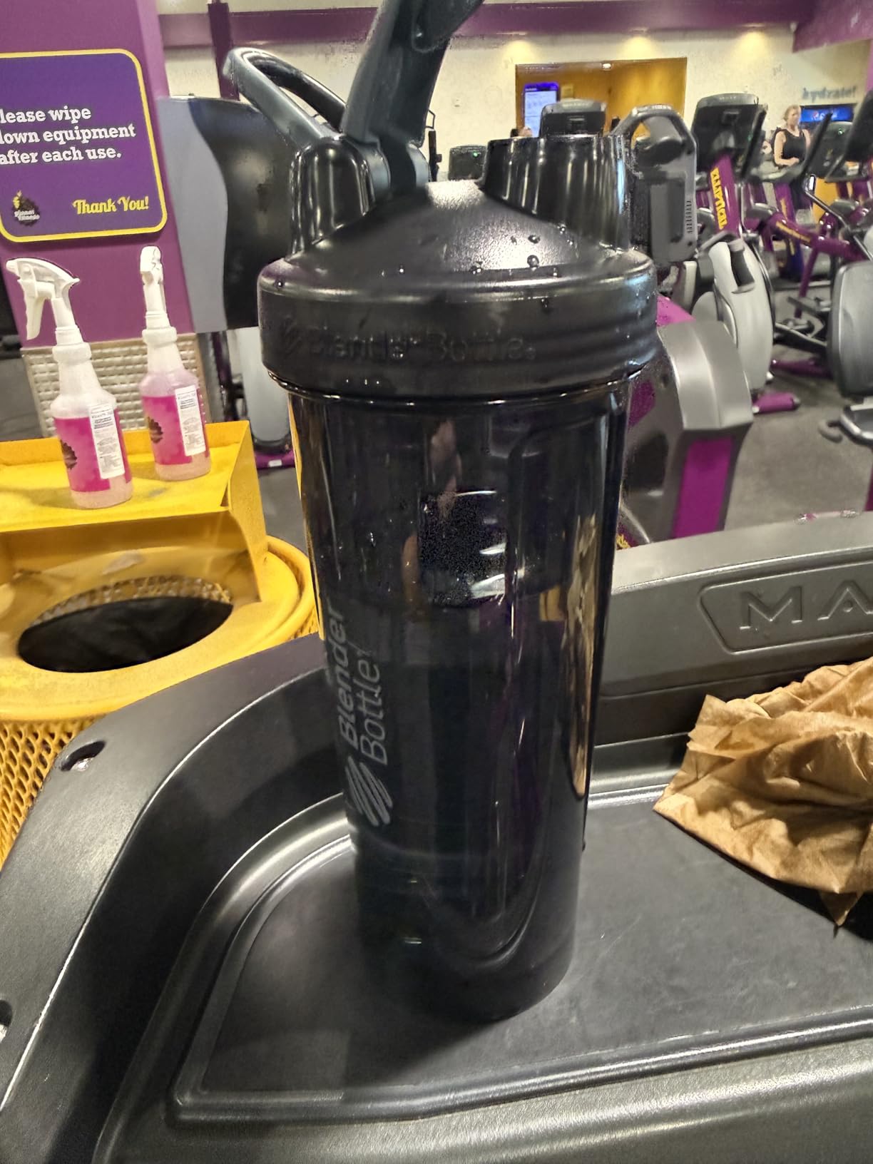 BlenderBottle Shaker Bottle Pro Series Perfect for Protein Shakes and Pre Workout, 28-Ounce, Black customer photo 1