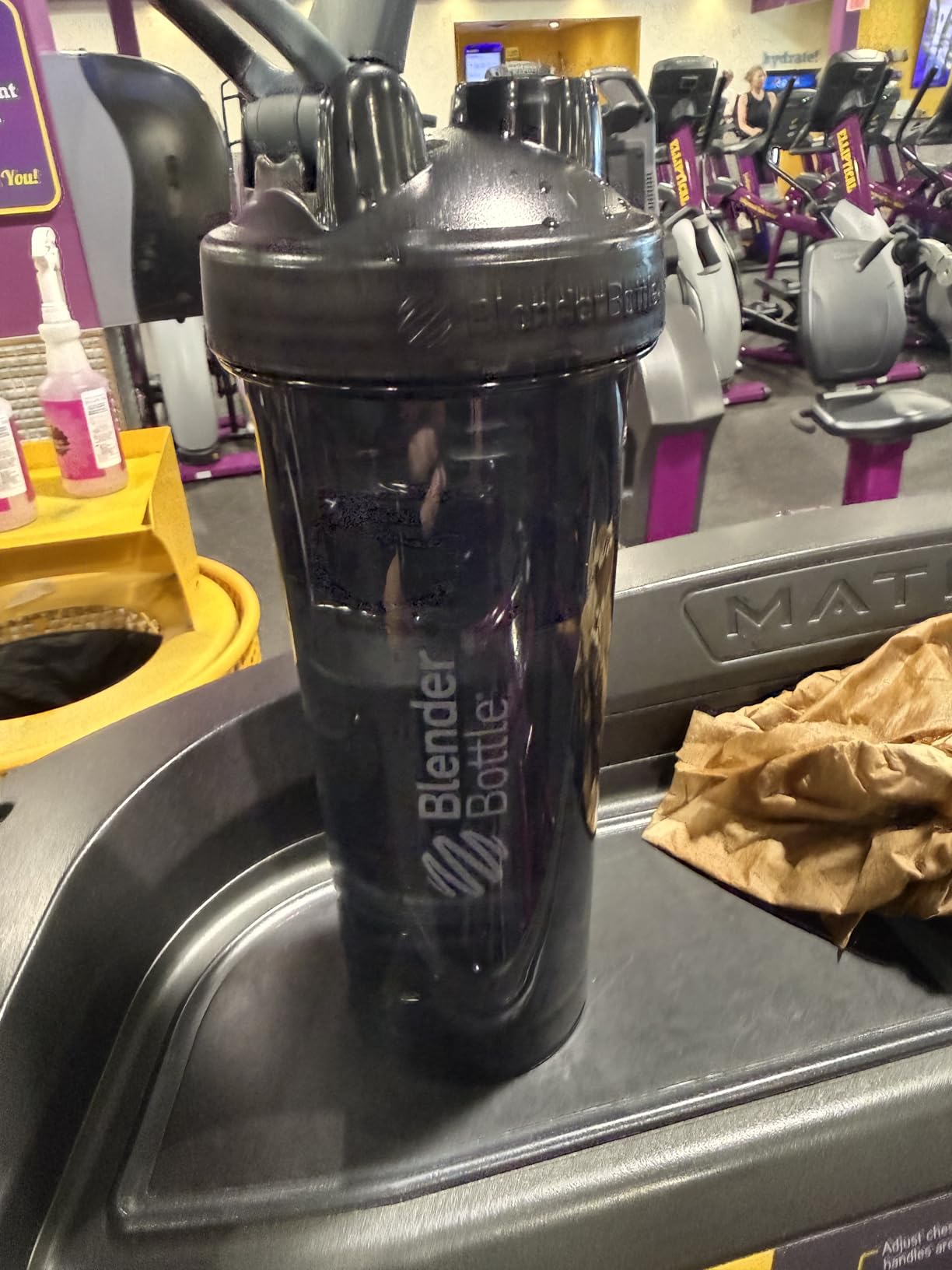 BlenderBottle Shaker Bottle Pro Series Perfect for Protein Shakes and Pre Workout, 28-Ounce, Black customer photo 2