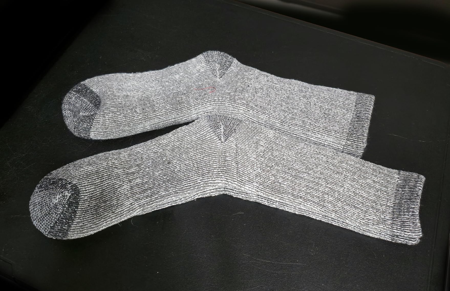 Alvada Merino Wool Hiking Socks Thermal Warm Crew Winter Boot Sock For Men & Women 3 Pairs customer photo 1