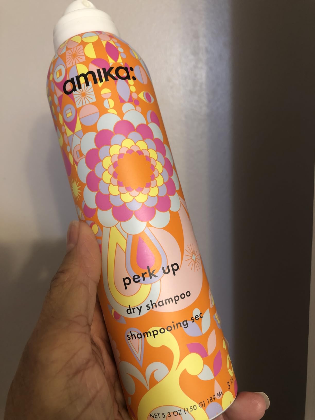 amika perk up talc-free dry shampoo | refreshes roots with a voluminous 'oomph' between washes, no white residue, absorbs oil + reduces odor, for all hair types customer photo 2