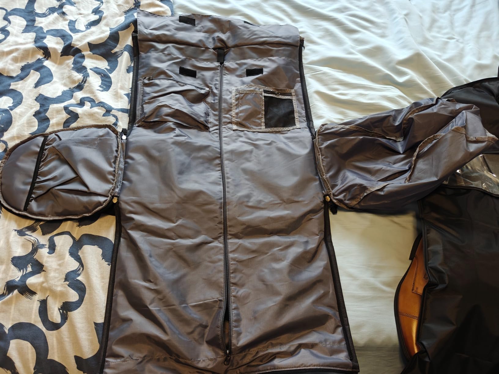 Modoker Convertible Garment Bag with Shoulder Strap, Carry on Garment Duffel Bag for Men Women - 2 in 1 Hanging Suitcase Suit Travel Bags, Black customer photo 2