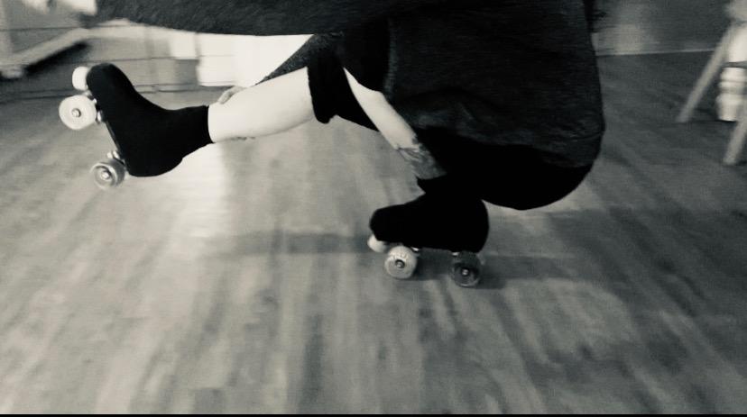 CALZITALY 70 DEN Cover Skates, Skate Boot Covers for Roller Skating Wear - for Women and Girls (Black/Skin) customer photo 1