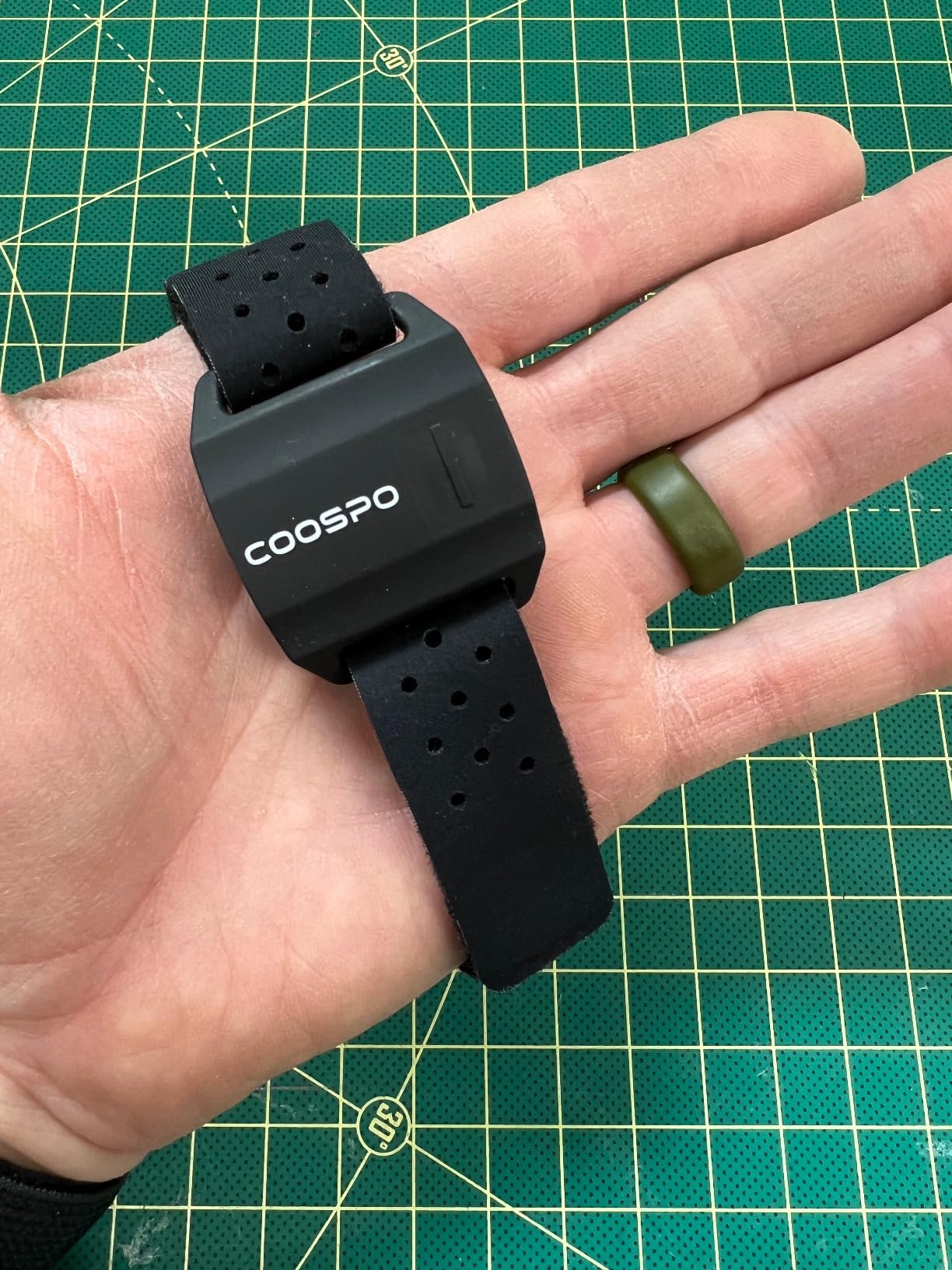 COOSPO Armband Heart Rate Monitor, Bluetooth ANT+ HR Optical Sensor for Sport, Rechargeable Dual Band IP67 HRM, Compatible with Peloton,Wahoo,Polar Beat,Strava,DDP Yoga customer photo 2