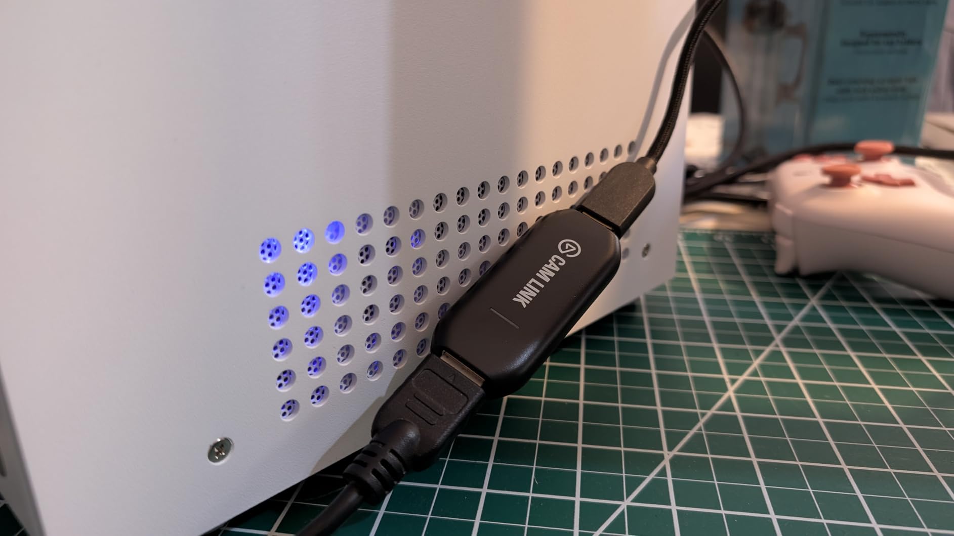 Elgato Cam Link 4K - External Capture Card for DSLR & Camcorder, ActionCam as Webcam, Meet/Stream/Record in 1080p60 or 4K30/4K60, Easy Connect for OBS/Zoom/Discord - HDMI to USB 3.0 customer photo 2