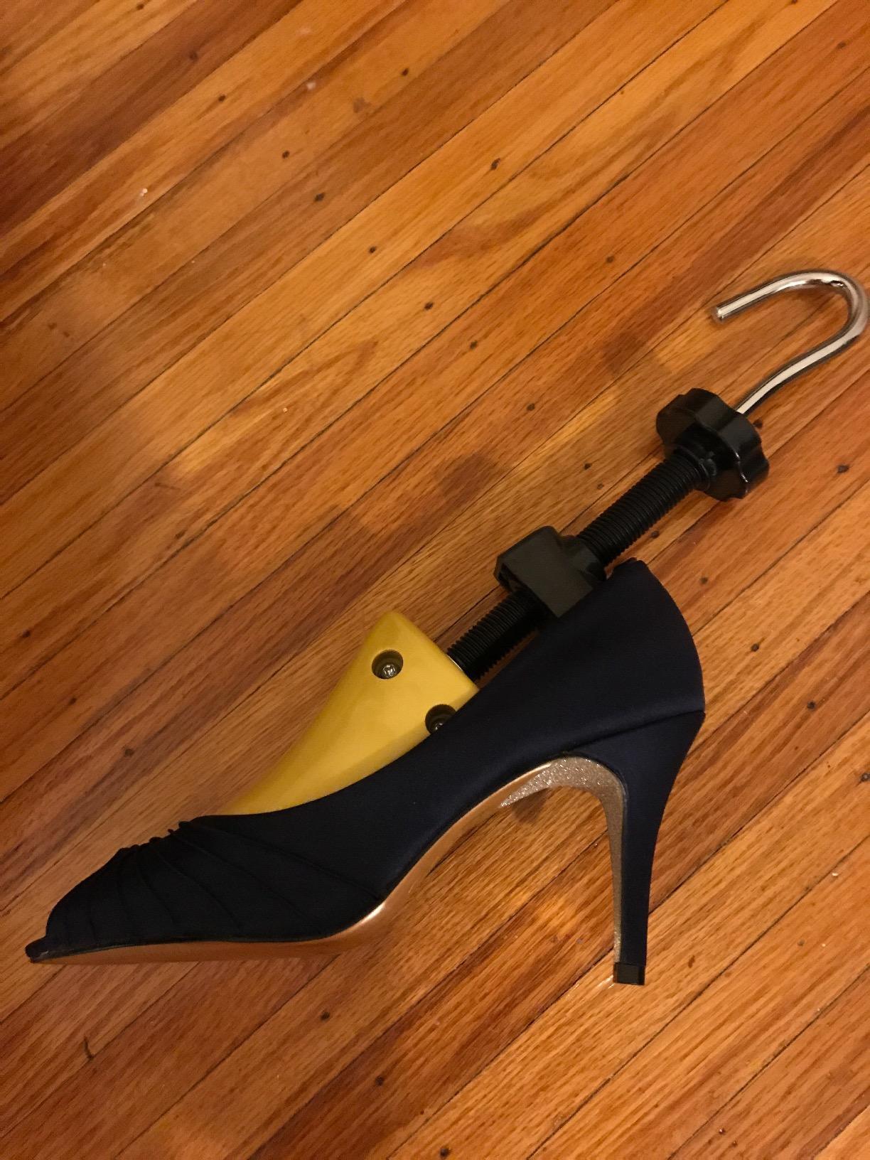 Shoe Stretcher with Carrying Bag Professional Adjustable Shoe Stretcher for Men and Women customer photo 1