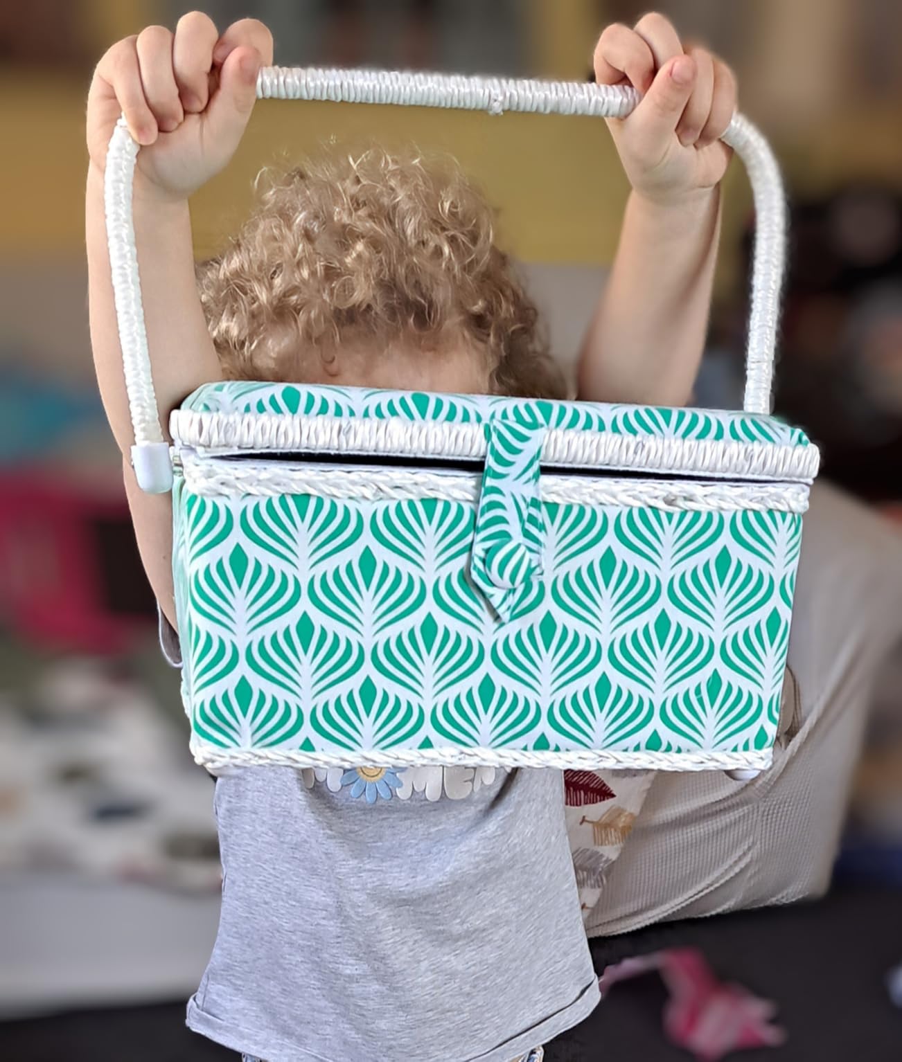 SINGER 07271 Basket with Sewing Notions Kit & Removable Tray-Vintage Spools, Tan customer photo 1