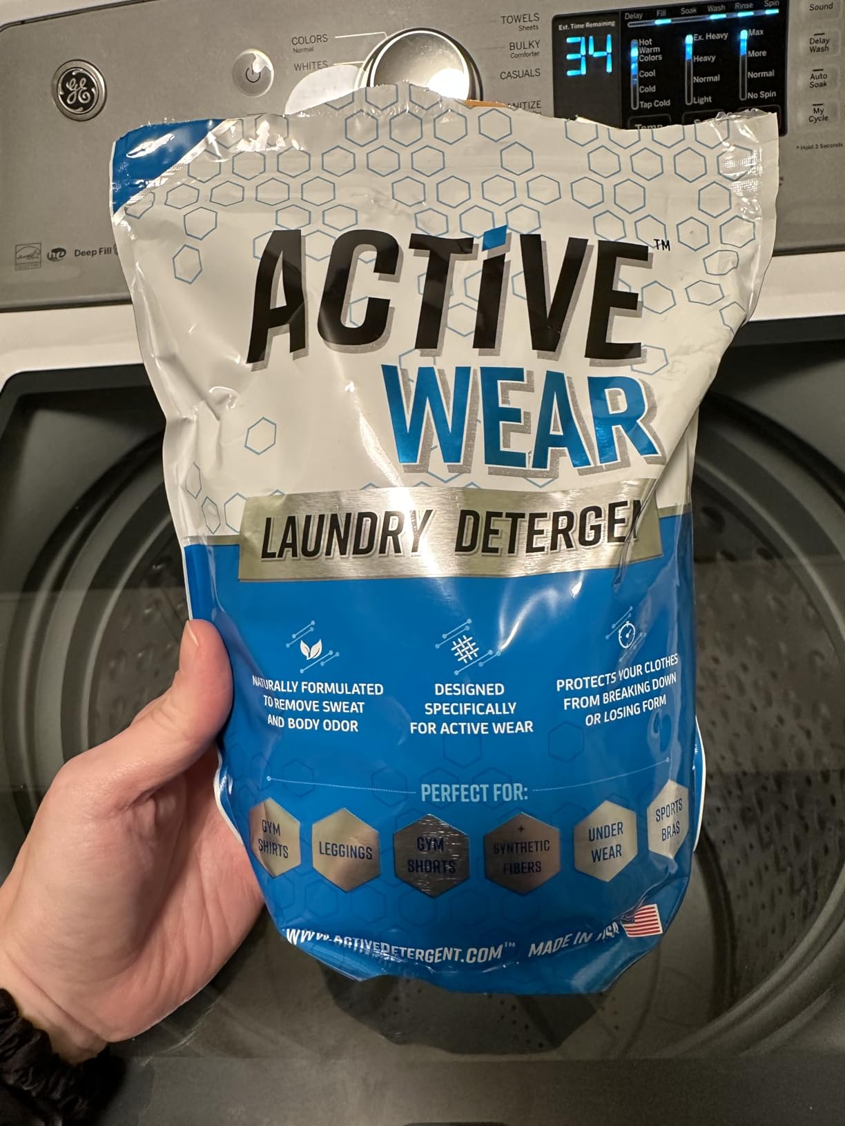 Active Wear Laundry Detergent & Soak - Formulated for Sweat and Workout Clothes - Natural Performance Concentrate Enzyme Booster Deodorizer - Powder Wash for Activewear Gym Apparel (90 Loads) customer photo 2
