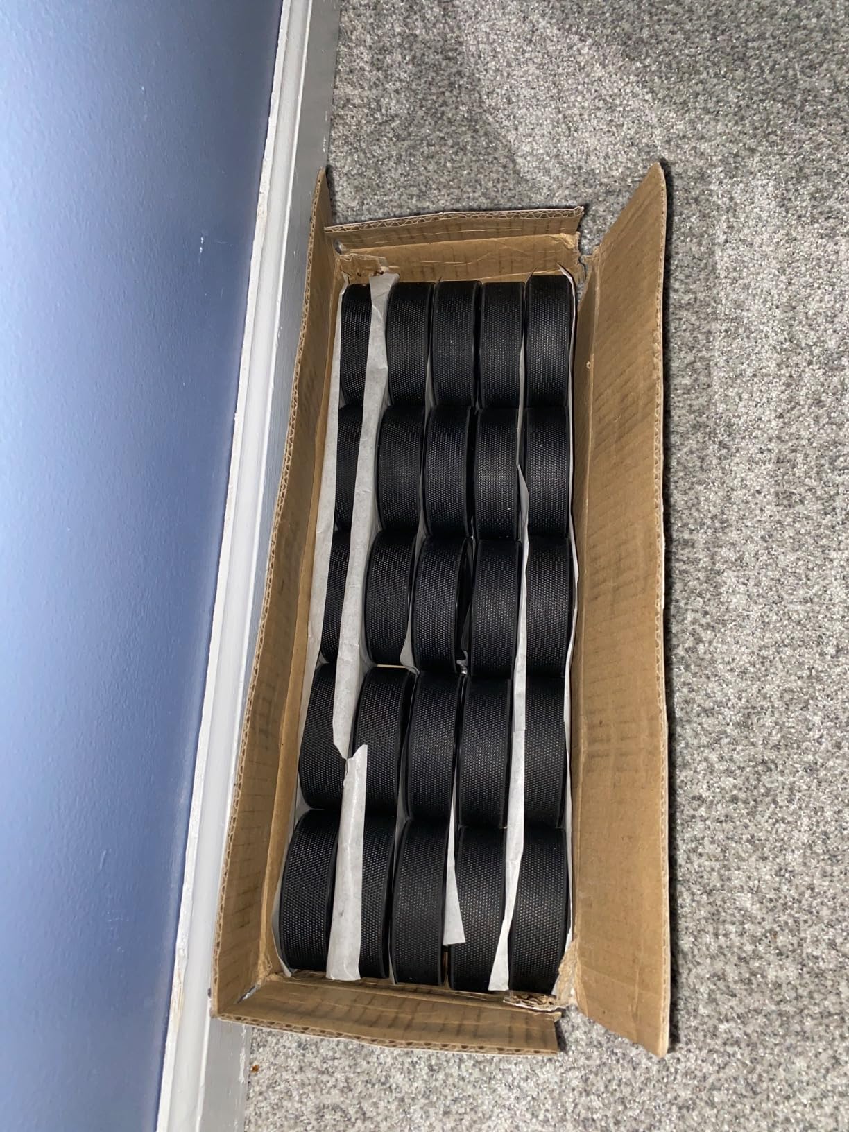 Ice Hockey Pucks, 25pcs, Official Regulation, for Practicing and Classic Training, Diameter 3