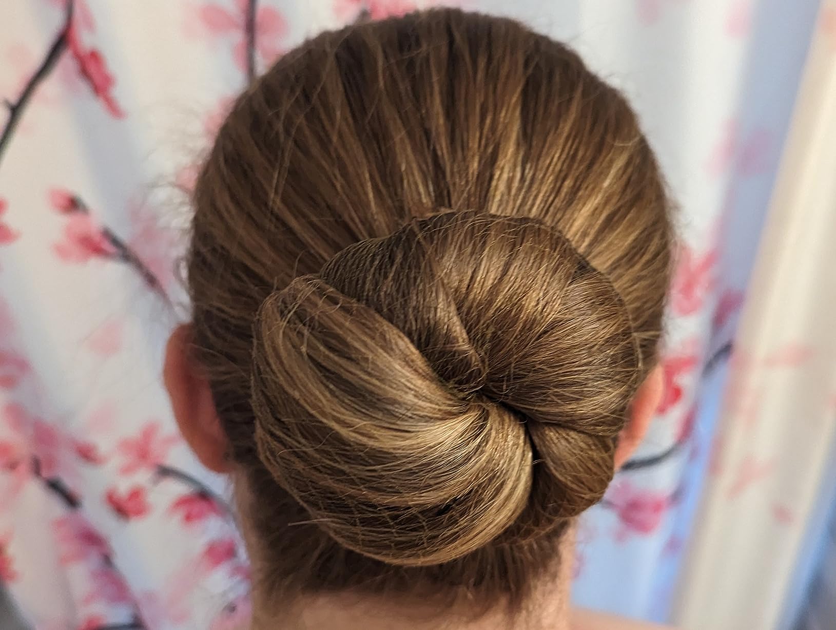 Zonon 50Pcs Bun Hair Nets & 40Pcs U Shaped Pins for Ballet, Invisible Elastic Edge Mesh Ballet Bun Nets Hair Accessories Set for Women, Girls, Kids(Brown) customer photo 2