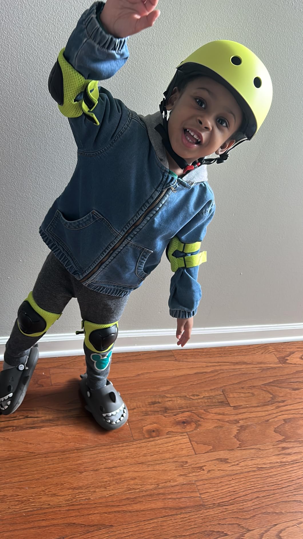 DaCool Kids Bike Helmet Set with Knee Elbow Wrist Pads - Adjustable for 3-10 Years Girls Boys, Protective Gear for Skateboard Roller Skating Scooter customer photo 1