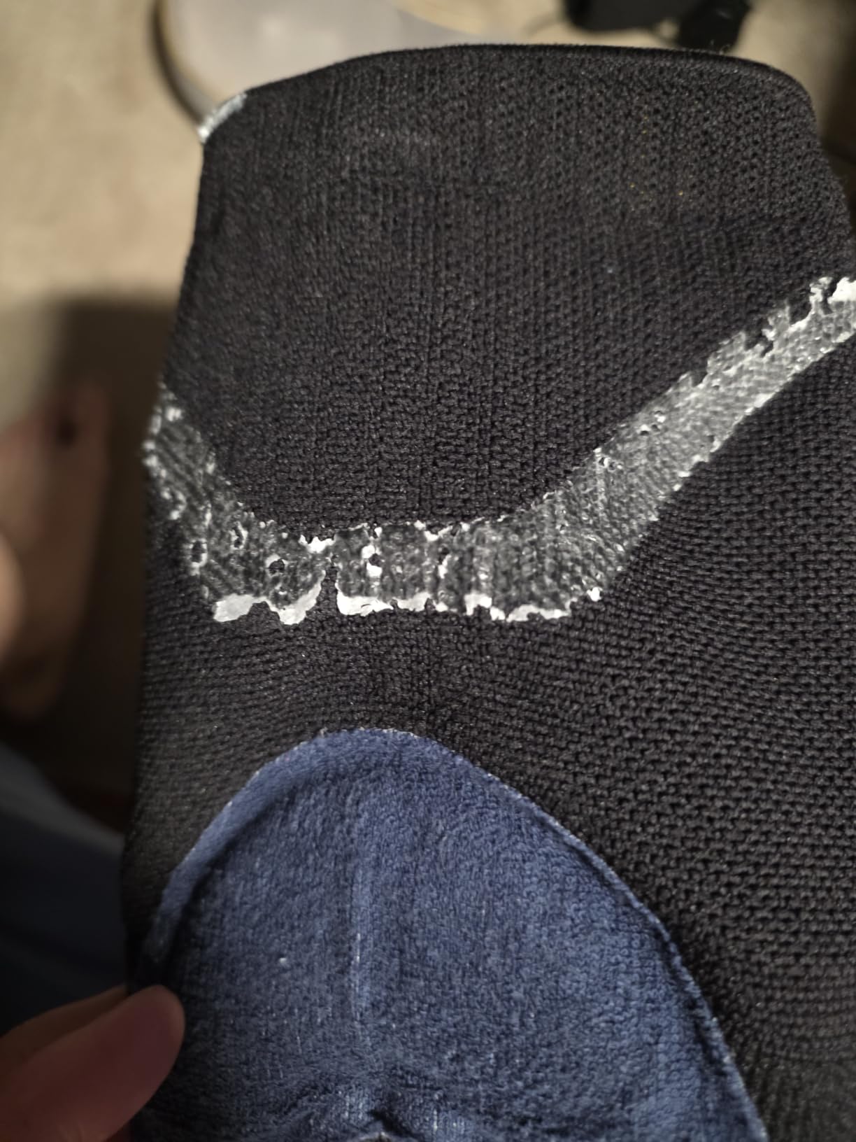 Bauerfeind Sports Knee Support NBA - Officially Licensed Basketball Knee Brace - Relief and Stabilization - Targeted Compression - Lightweight & Durable - White, Medium customer photo 1