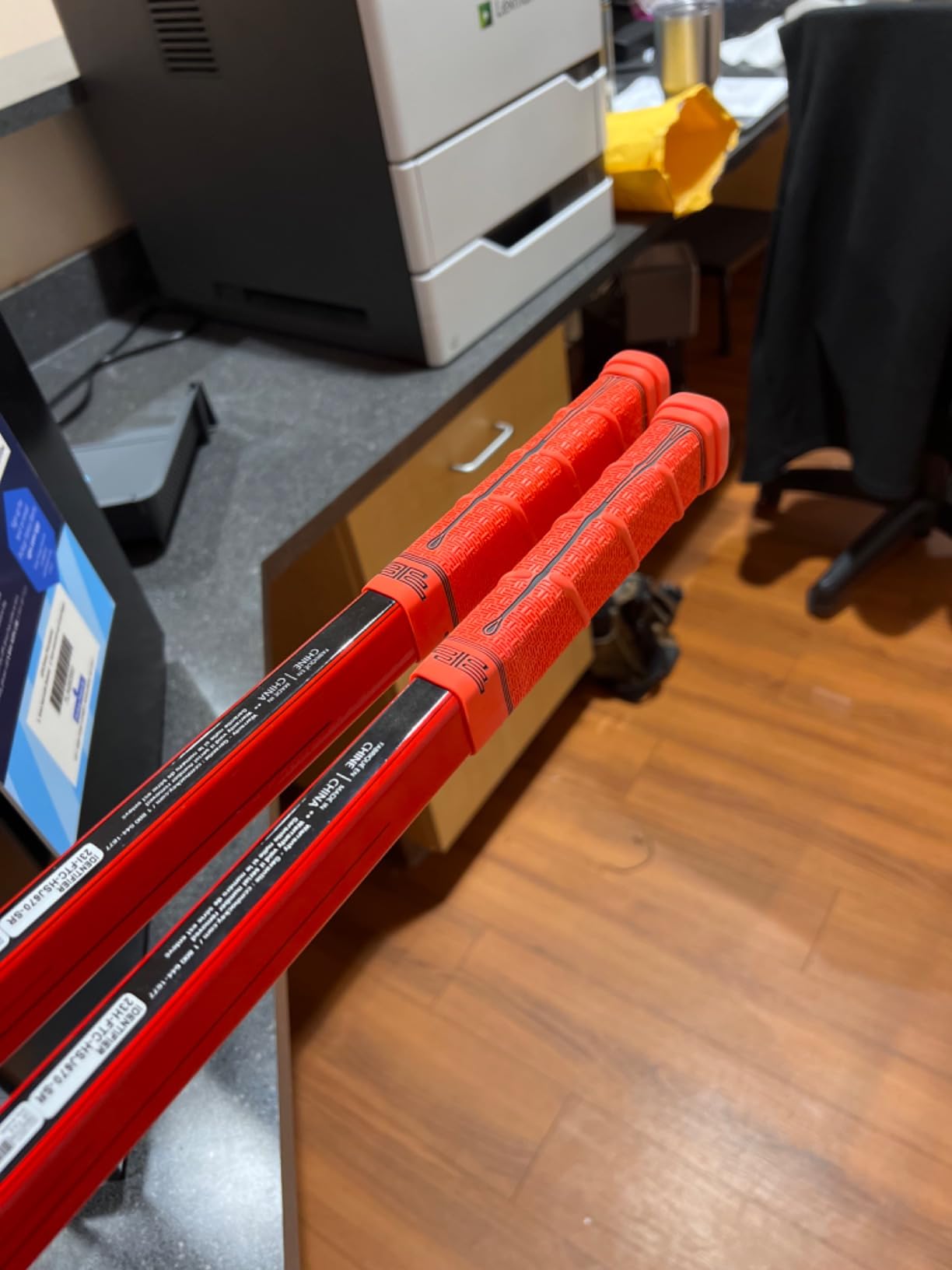 Buttendz Future Rubber Replacement Hockey Grip - Step Down Knob, Two-Tiered Player Knob with Twirl, Fits All Stick Sizes for Superior Control and Puck Feel customer photo 2