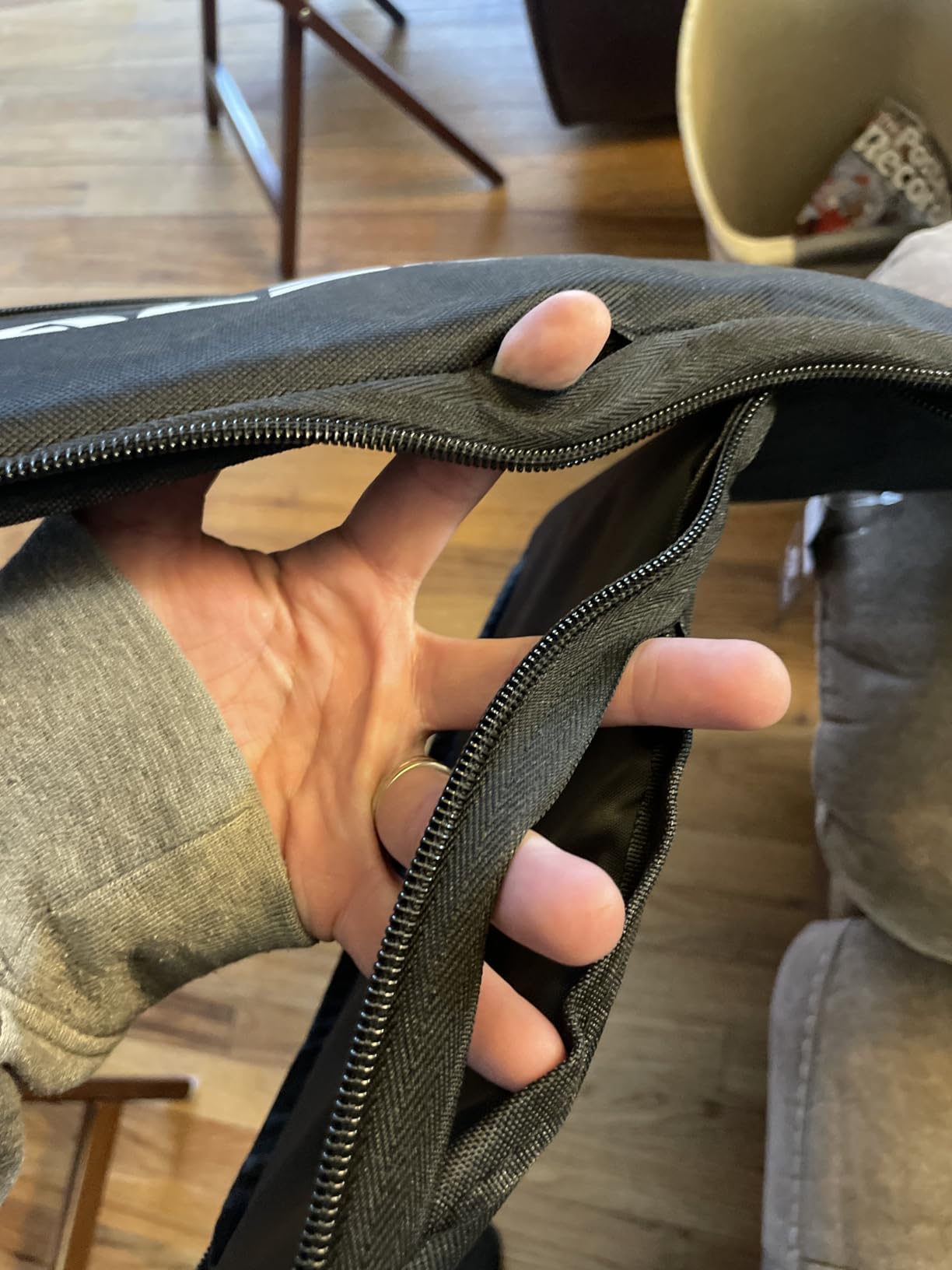 EALER Adult One Shoulder Hockey Stick Bag, Black, Lightweight, Waterproof, Adjustable Buckle Strap, Padded Shoulder Strap, Fits up to 3 Senior Sticks customer photo 2