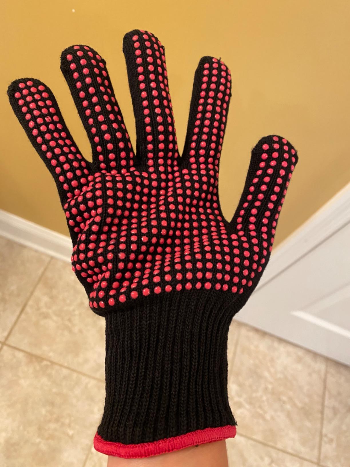 2 Pcs Professional Heat Resistant Glove for Hair Styling Heat Blocking Gloves for Curling, Flat Iron and Hair Styling Tools, Silicone Bump, Pink Edge customer photo 2