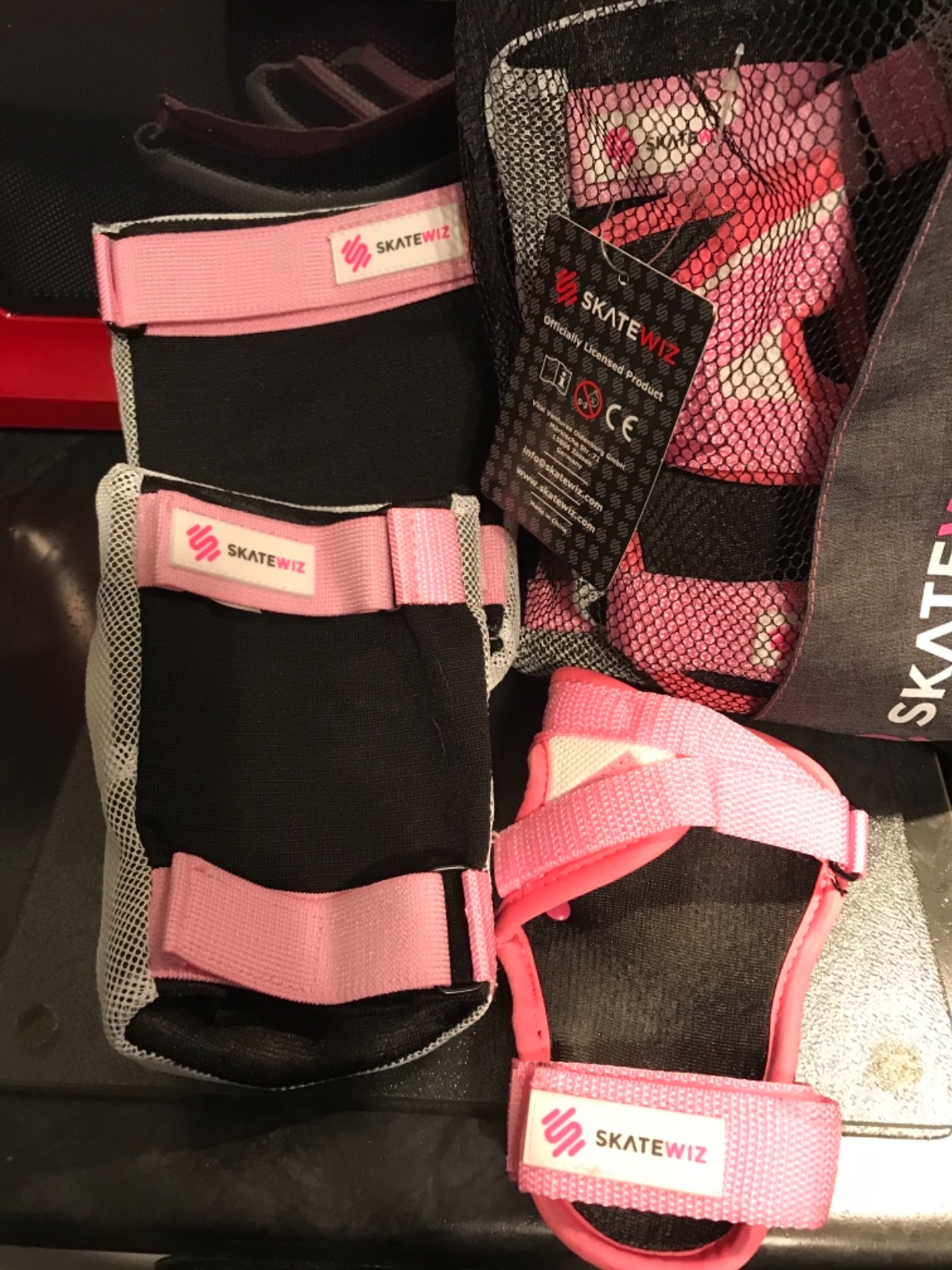 SKATEWIZ Knee and Elbow Pads Adult - Skating Protective Gear - PROTECT-1 - Size L Blue - Wrist Guards Skating Pads, Skateboard, Roller Skate, Ice Skates For Women customer photo 2