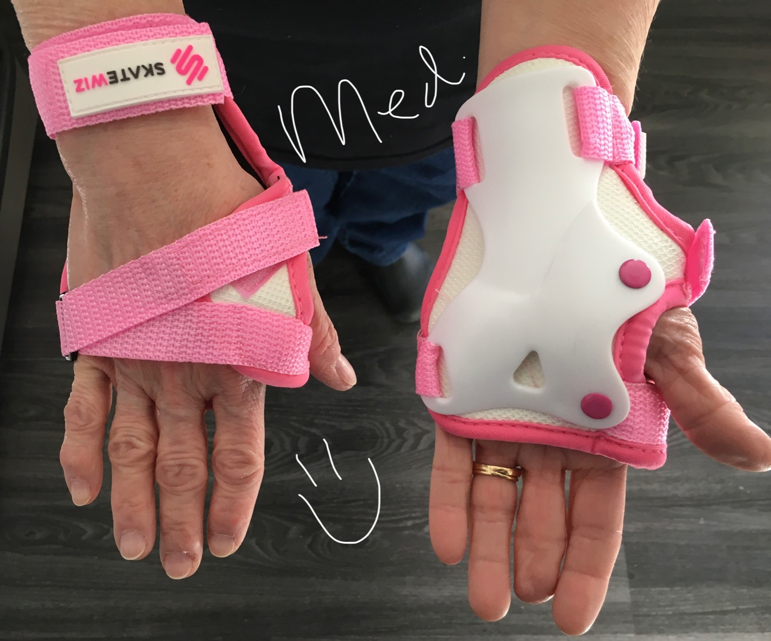 SKATEWIZ Knee and Elbow Pads Adult - Skating Protective Gear - PROTECT-1 - Size L Black - Wrist Guards Skating Pads, Skateboard, Roller Skate, Ice Skates For Women customer photo 1