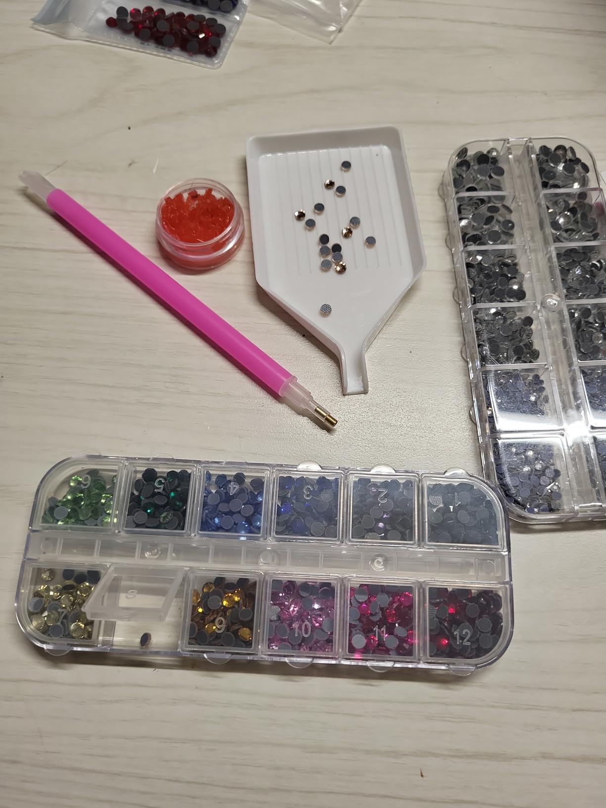 Worthofbest Bedazzler Kit with Rhinestones Hotfix Applicator Tool with 3400 Pcs Hot Fix Rhinestones for Bedazzling, Clothes, Clothing, Fabric, Hotfix Bedazzle Crystals Gems Pen and Iron on Diamonds customer photo 1