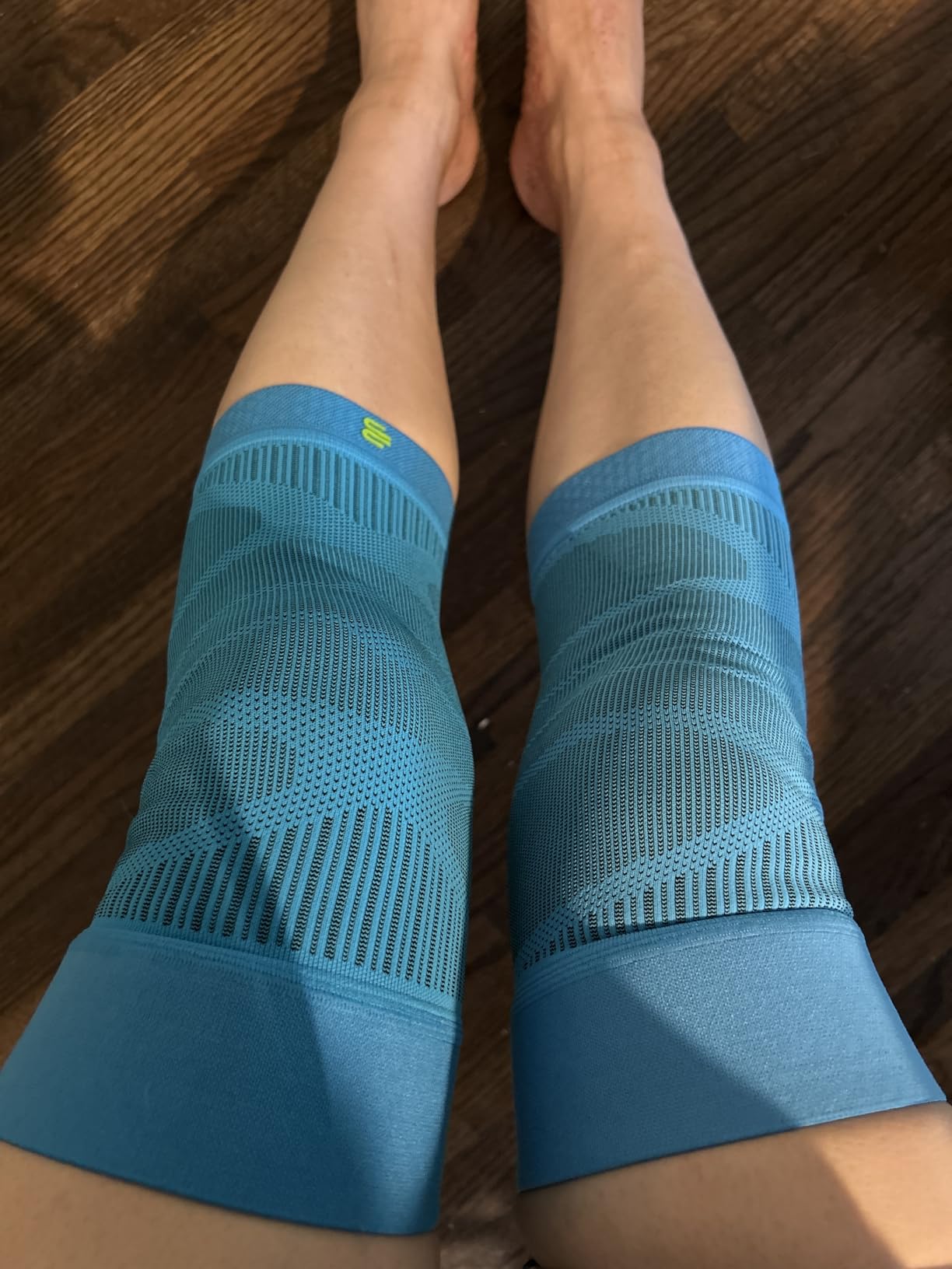 Bauerfeind Sports Compression Knee Sleeve - Lightweight Design with Gripping Zones for Knee Pain Relief & Performance customer photo 1