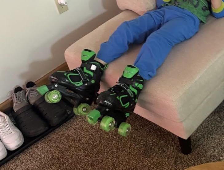 Nattork Kids Roller Skates for Boys Girls Kids, 4 Sizes Adjustable Quad Skates with All Light up Wheels - Birthday Gift for Indoor Outdoor Sports customer photo 1