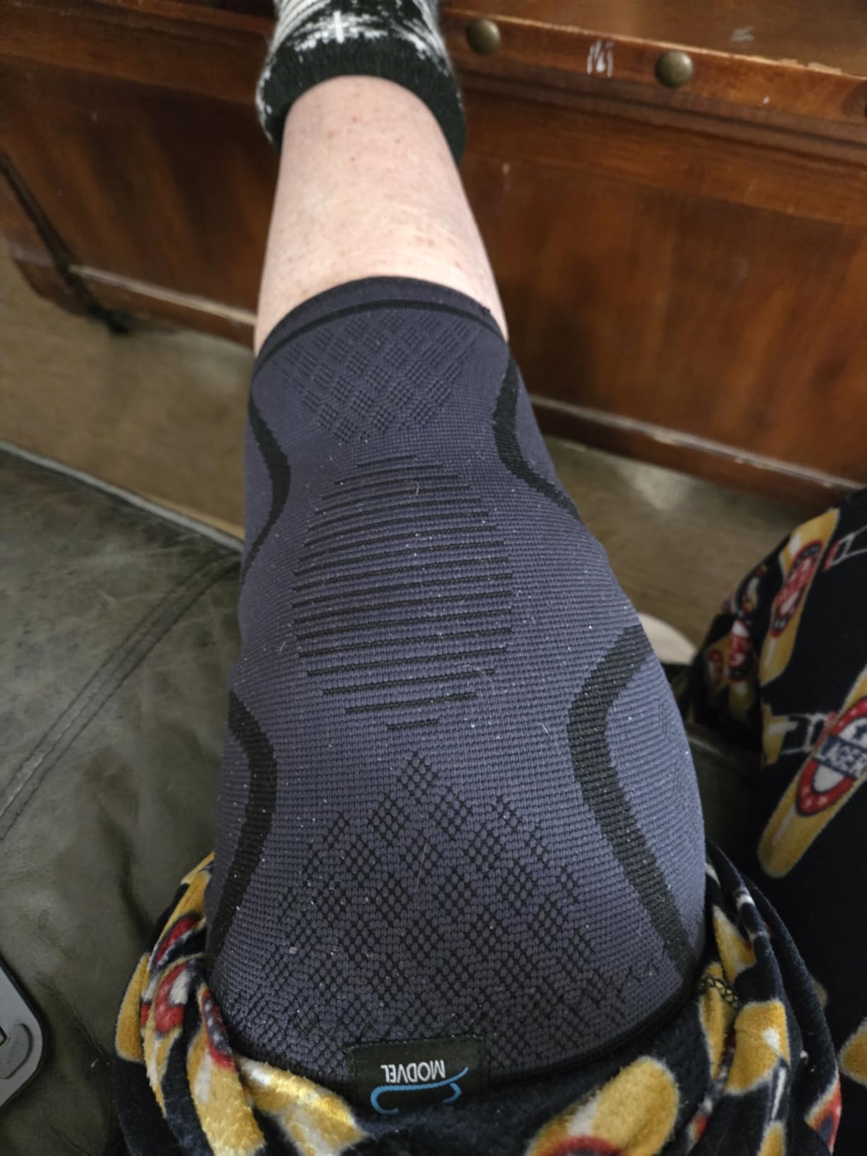 Modvel Compression Knee Brace for Women & Men, 2-Pack Knee Brace for Running Knee Pain, Knee Support Compression Sleeve, Workout Sports Knee Braces for Meniscus Tear, ACL & Arthritis Pain Relief customer photo 2