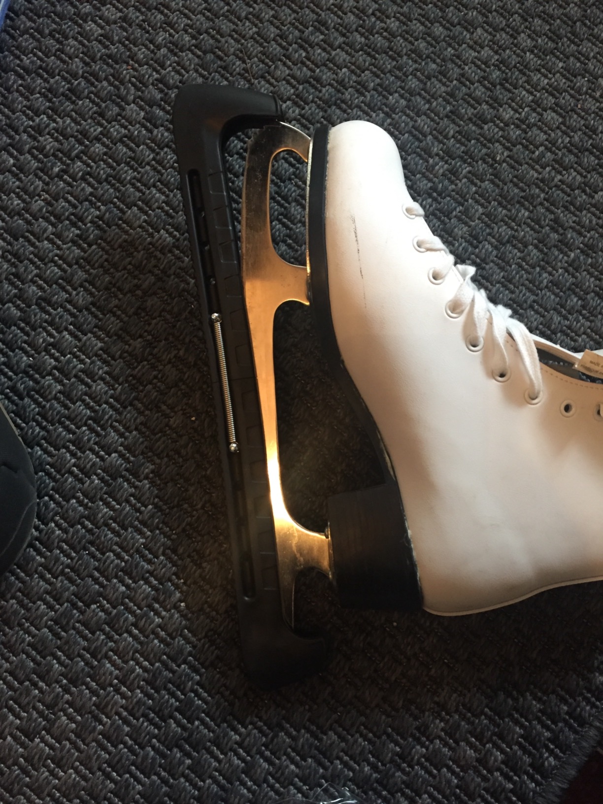 Skate Guards, Soakers & Towel Kits- Ice Skates Shoes Walk Protective Gear Suit for Hockey, Figure, Short Track Speed Skating, Curling Competition, 1 Set customer photo 1
