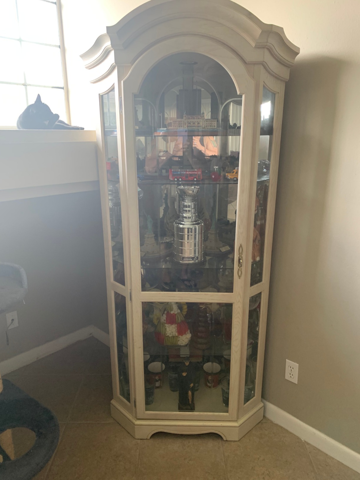 The Sports Vault NHL 14-inch Stanley Cup Champions Trophy Replica for Dad - Best Gifts for Men, Hockey Fans, Players, Coaches & Collectors customer photo 2